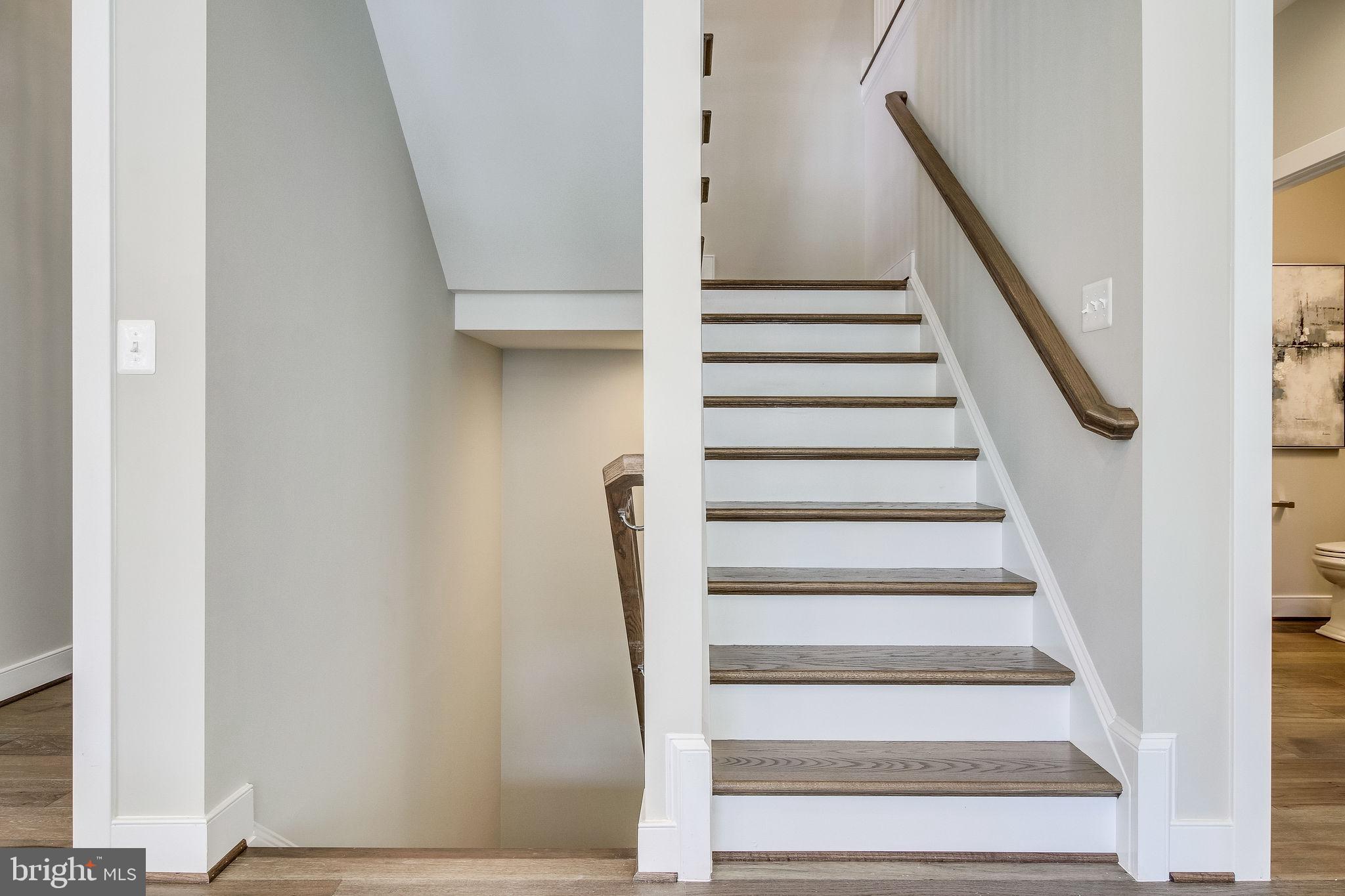 ARLINGTON RIDGE - Residential