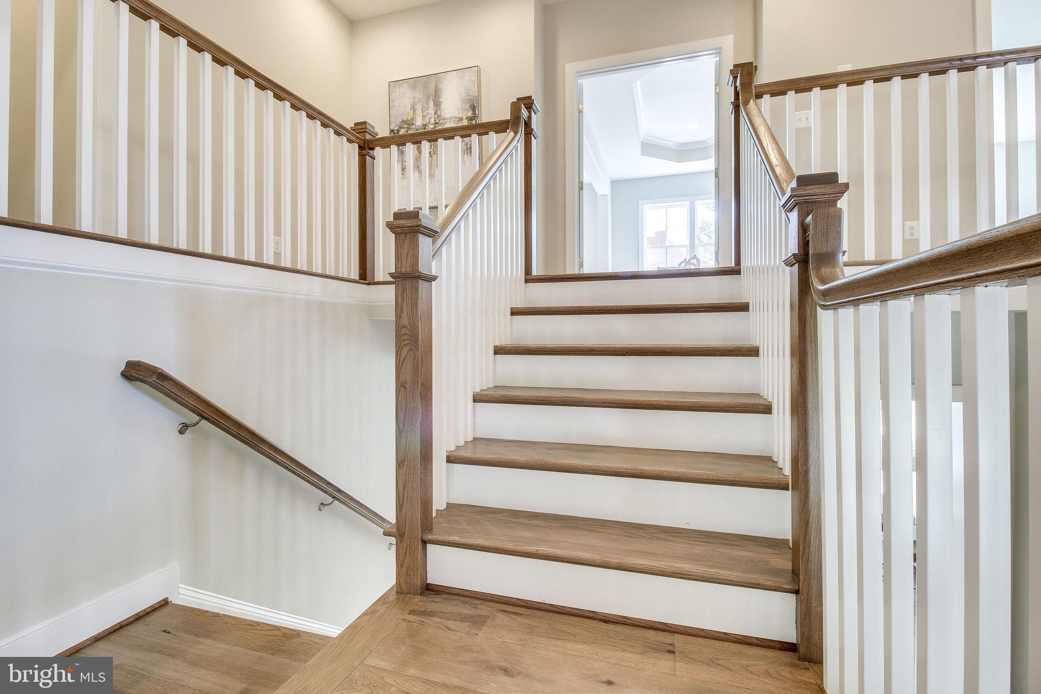 ARLINGTON RIDGE - Residential