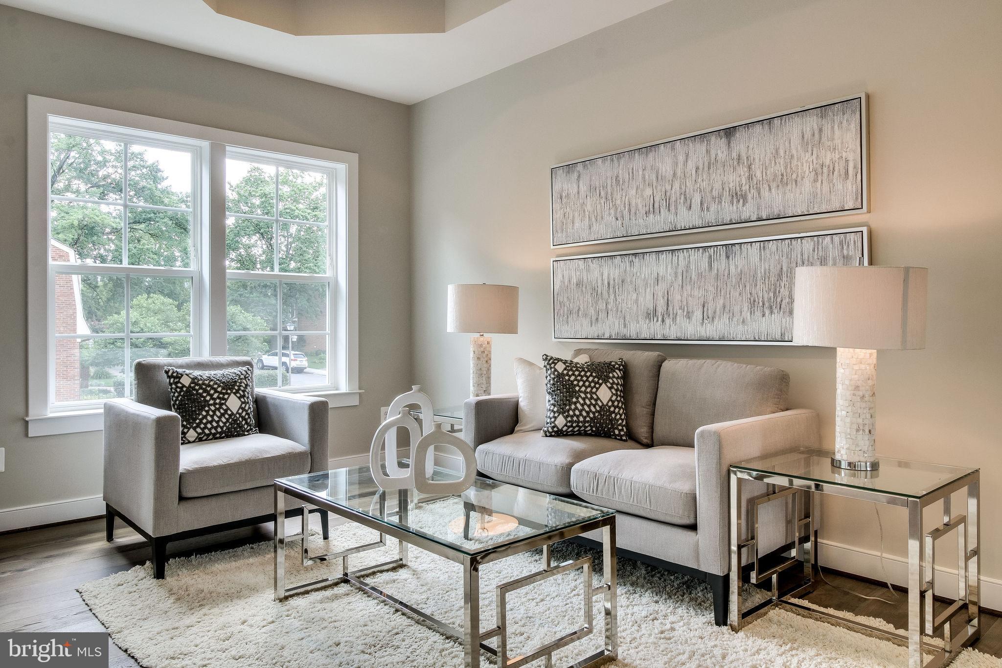 ARLINGTON RIDGE - Residential