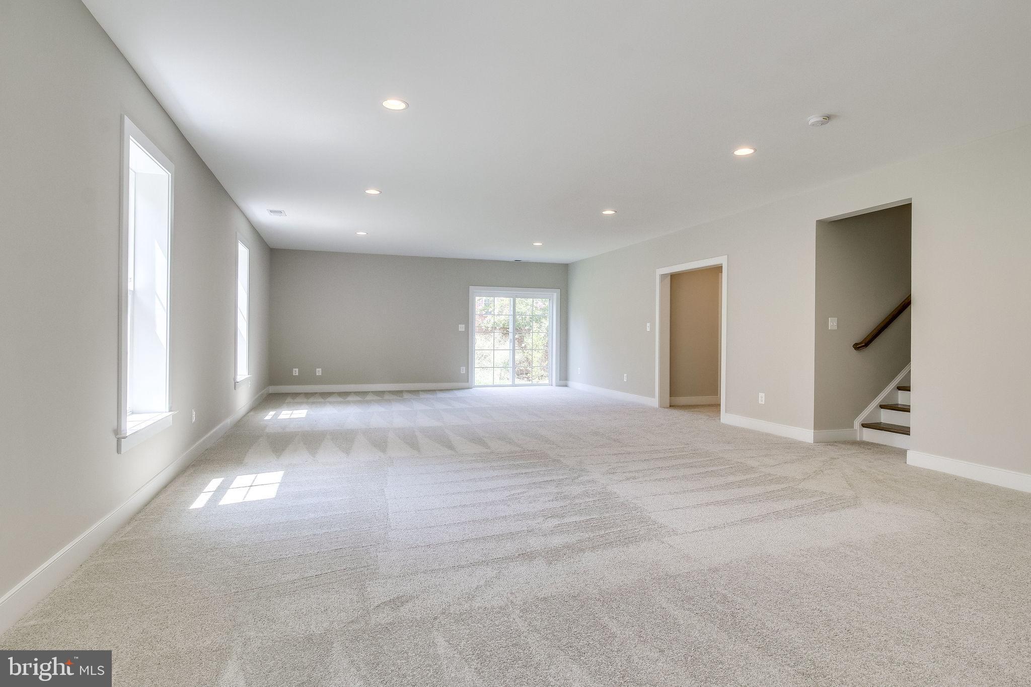 ARLINGTON RIDGE - Residential