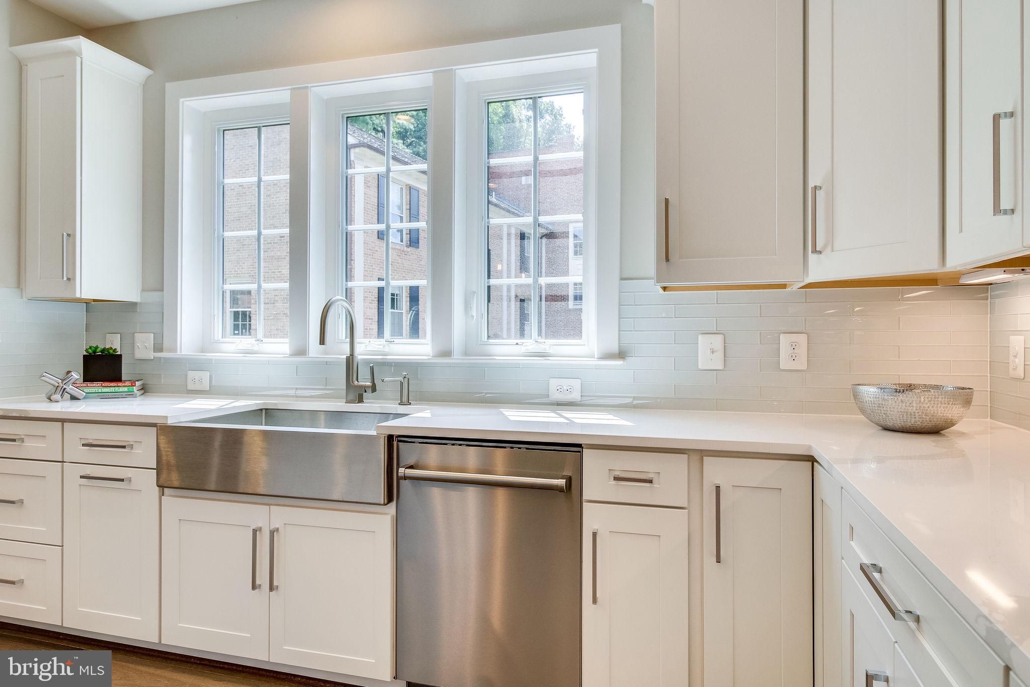 ARLINGTON RIDGE - Residential