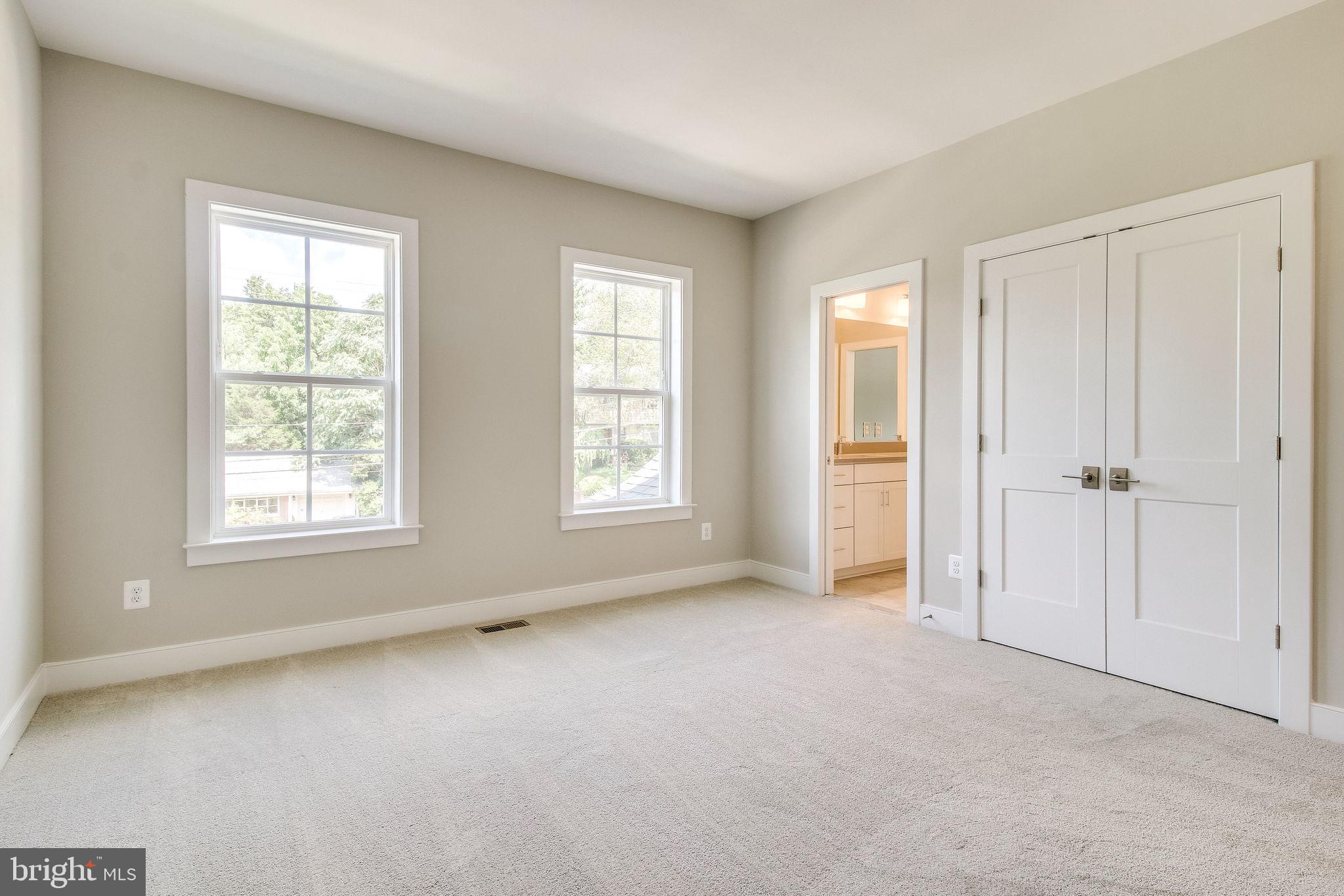 ARLINGTON RIDGE - Residential