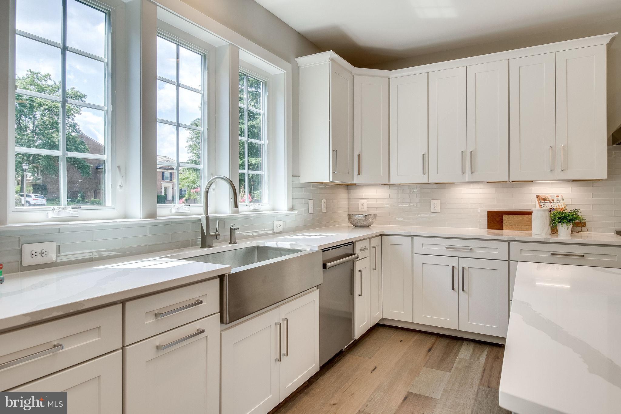 ARLINGTON RIDGE - Residential