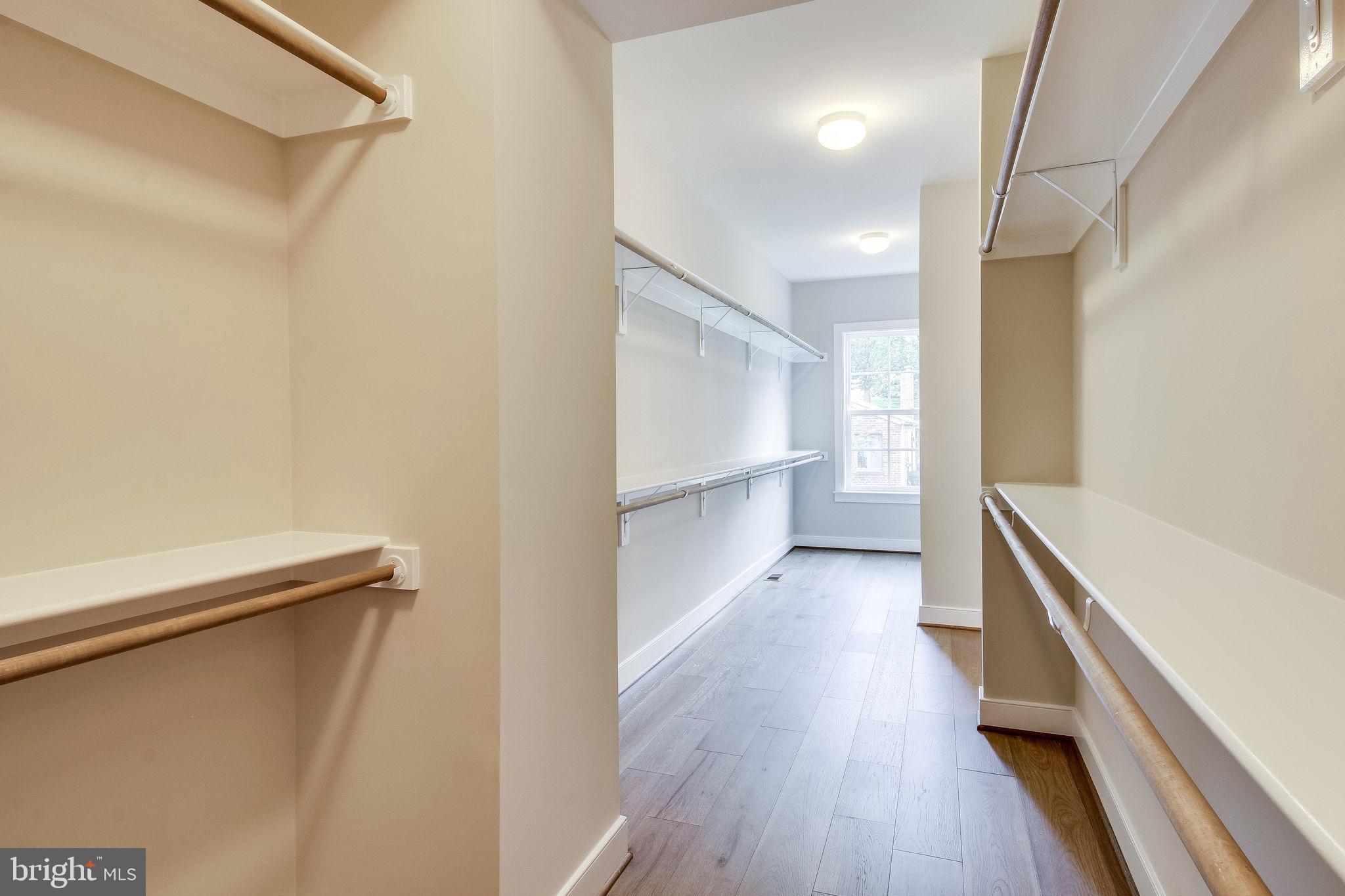 ARLINGTON RIDGE - Residential