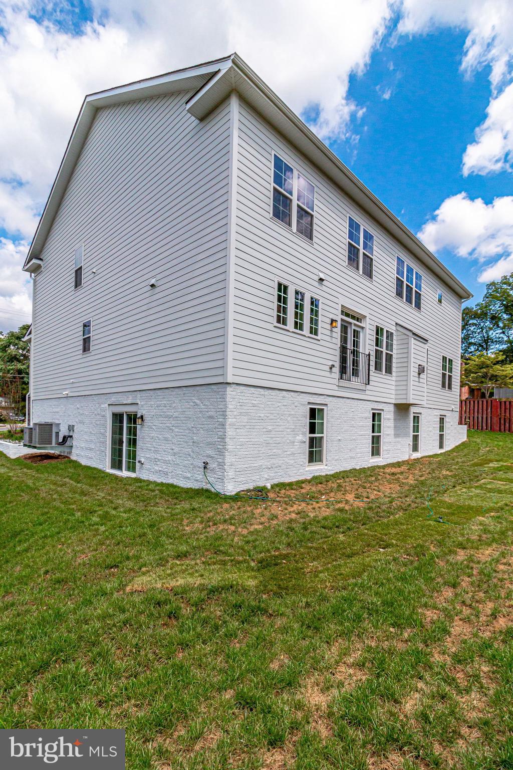 ARLINGTON RIDGE - Residential