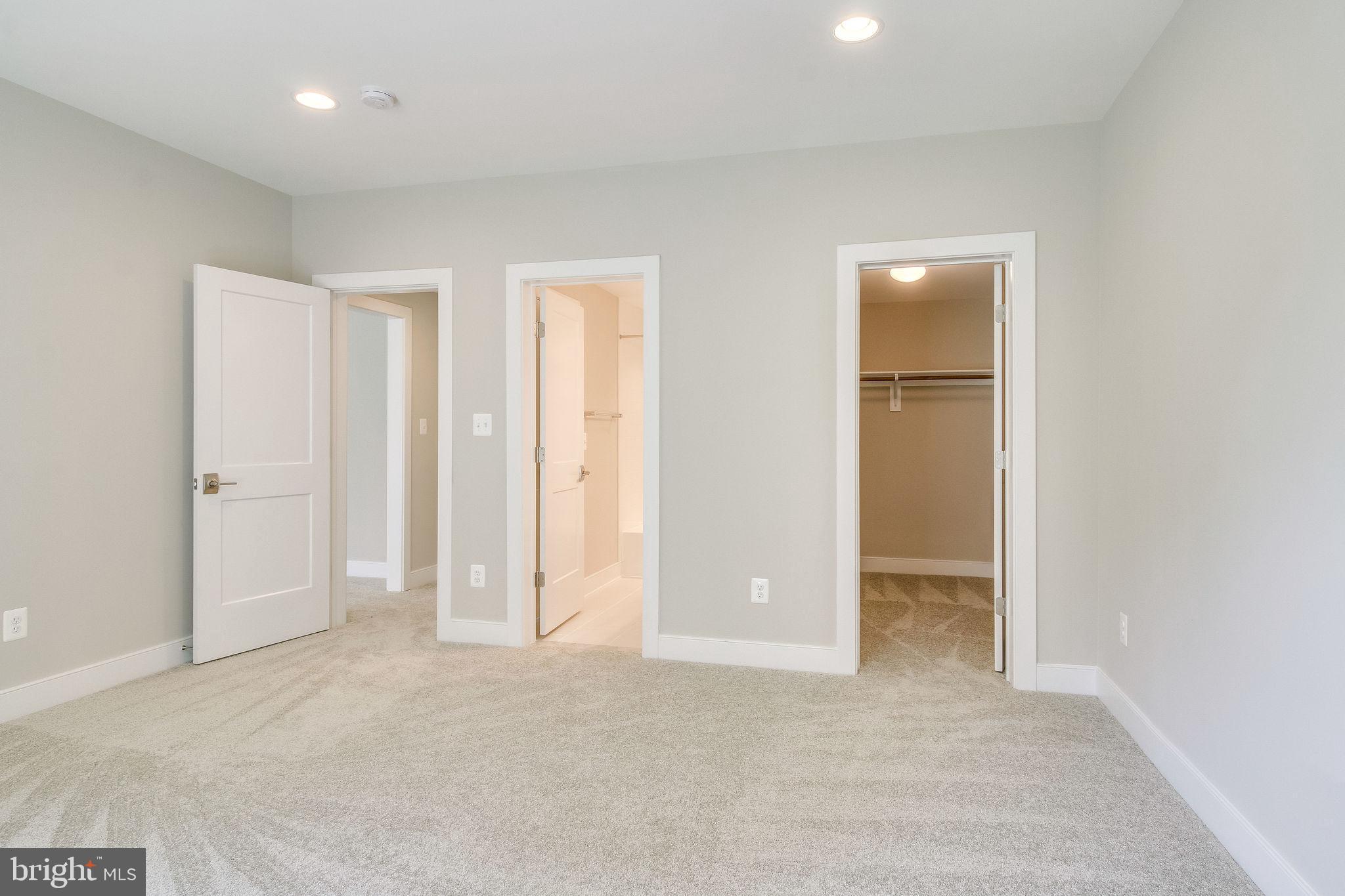 ARLINGTON RIDGE - Residential