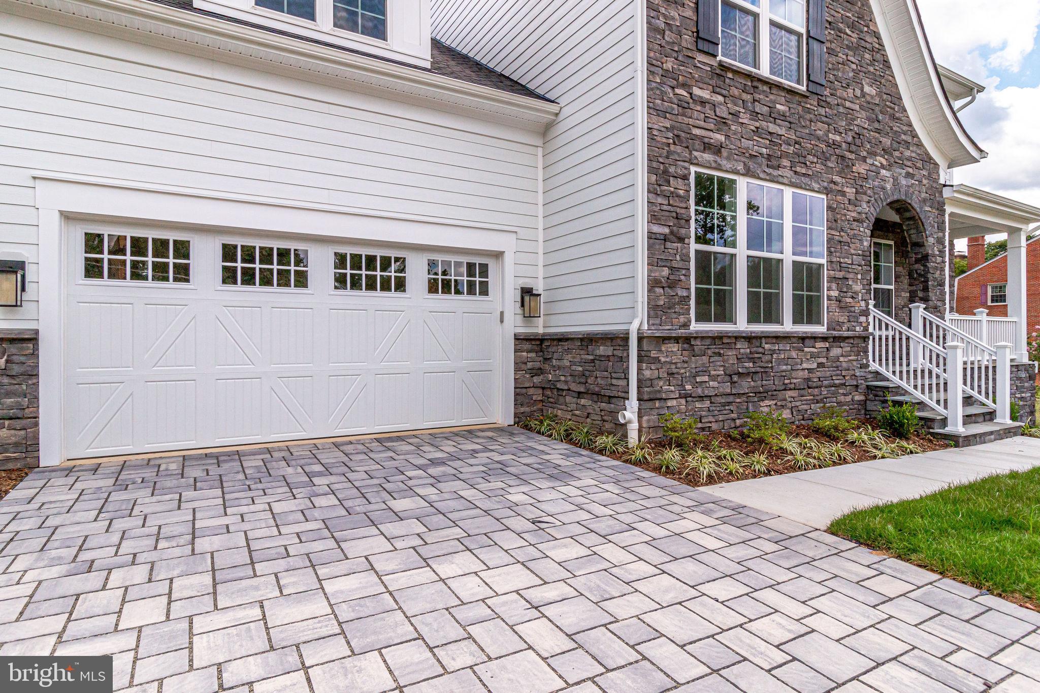 ARLINGTON RIDGE - Residential