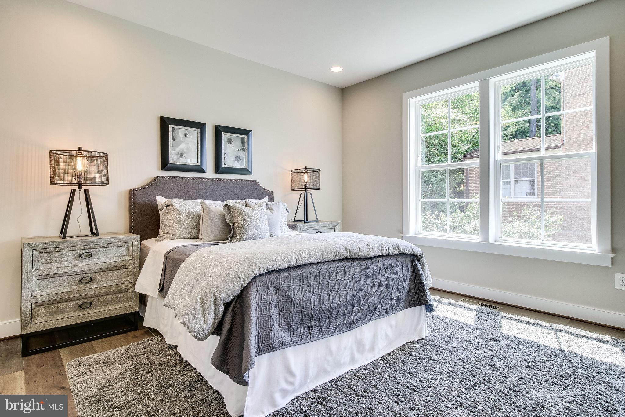 ARLINGTON RIDGE - Residential