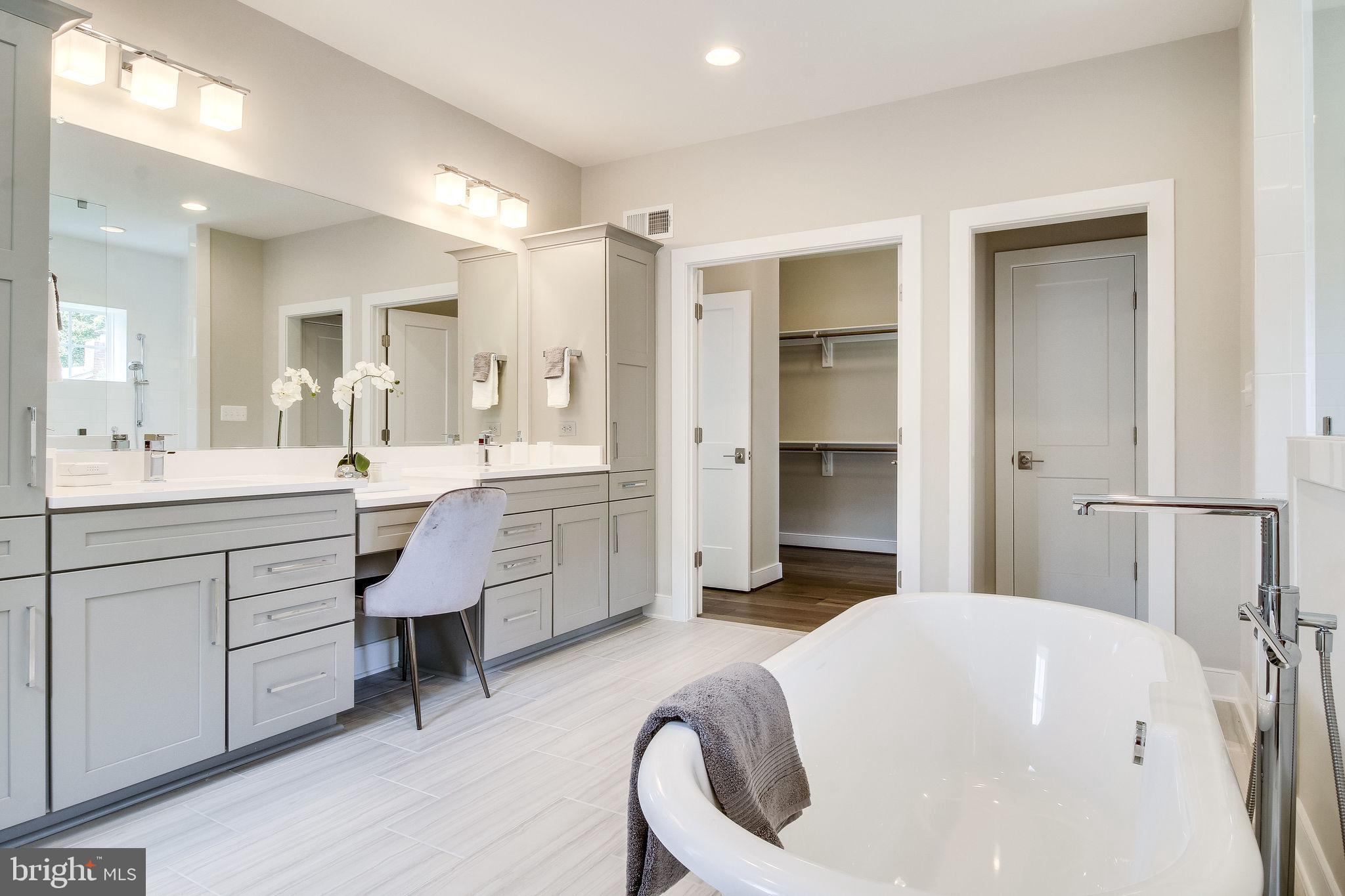 ARLINGTON RIDGE - Residential