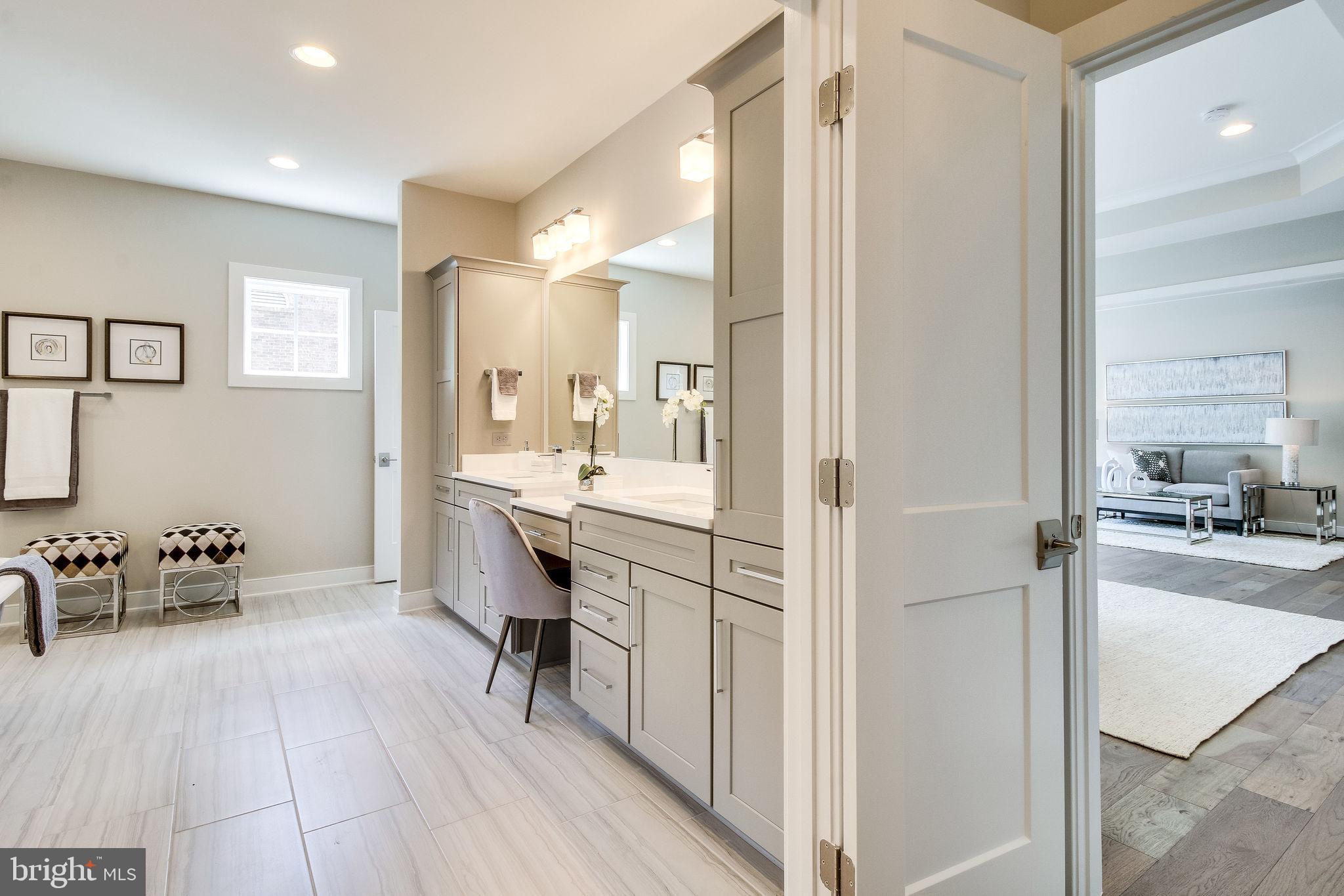 ARLINGTON RIDGE - Residential