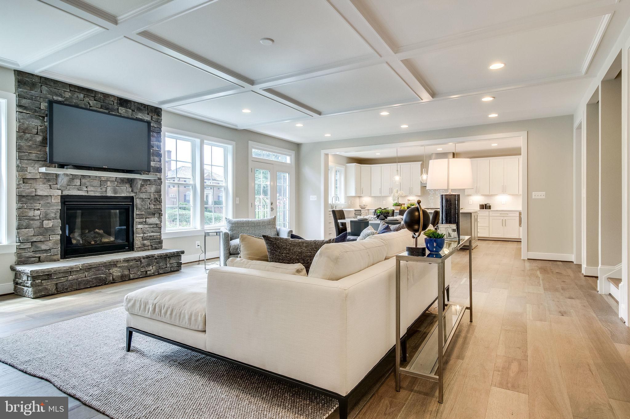 ARLINGTON RIDGE - Residential