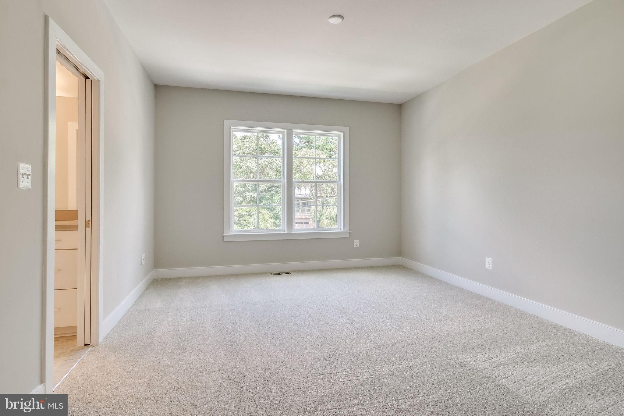 ARLINGTON RIDGE - Residential