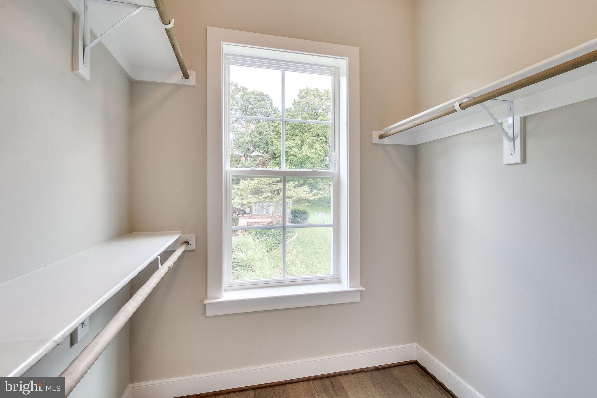 ARLINGTON RIDGE - Residential