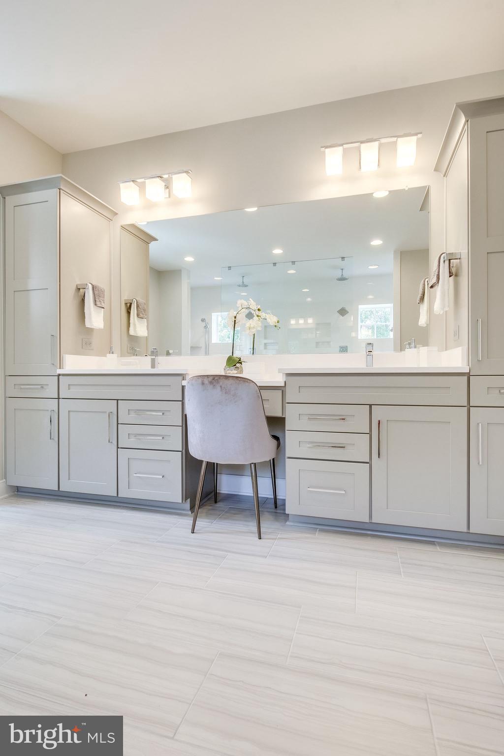 ARLINGTON RIDGE - Residential