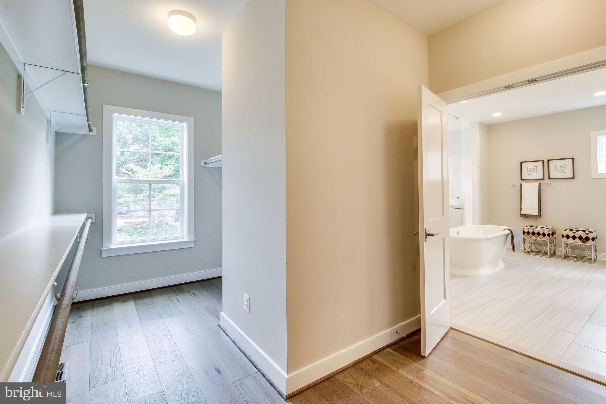 ARLINGTON RIDGE - Residential