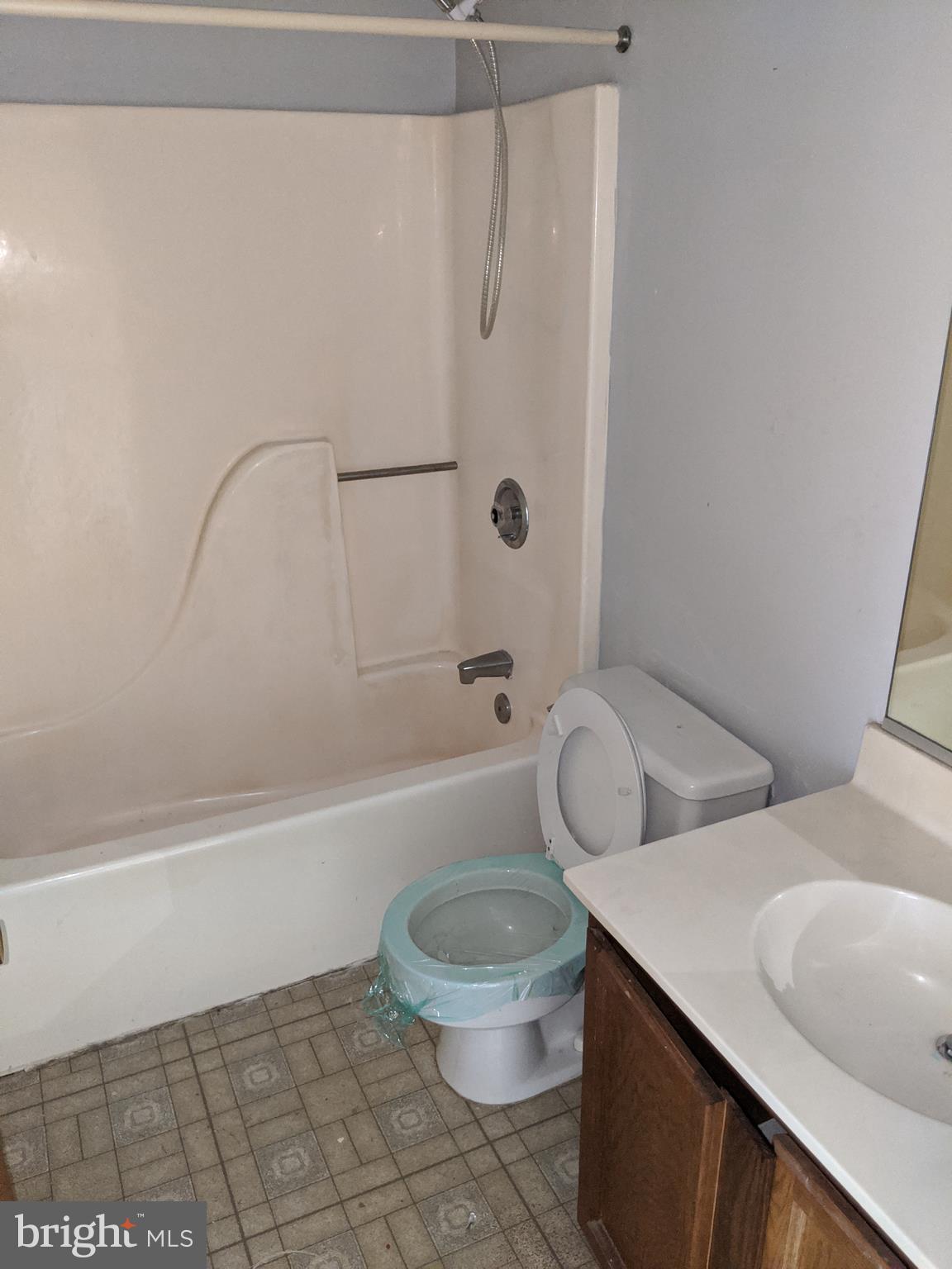 WOODBRIDGE CENTER - Residential