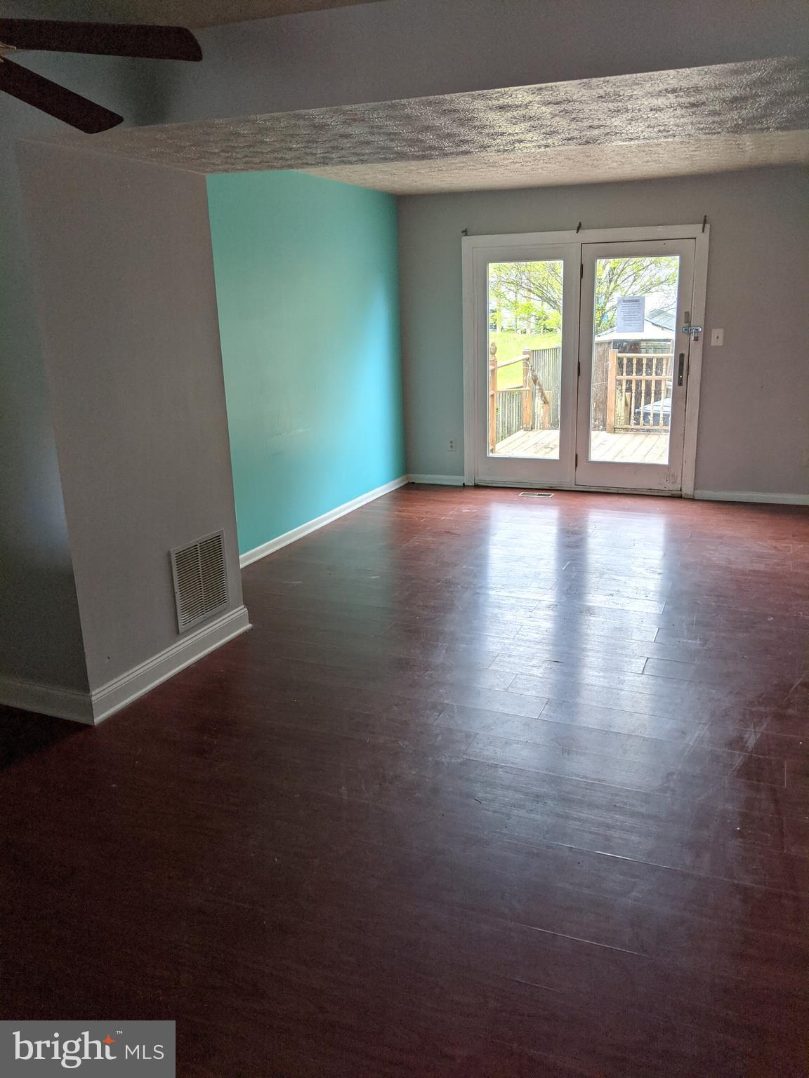 WOODBRIDGE CENTER - Residential