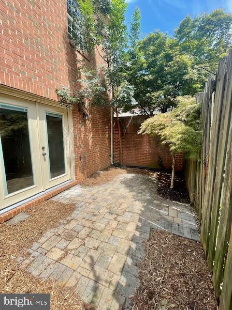 FEDERAL SQUARE - Residential Lease