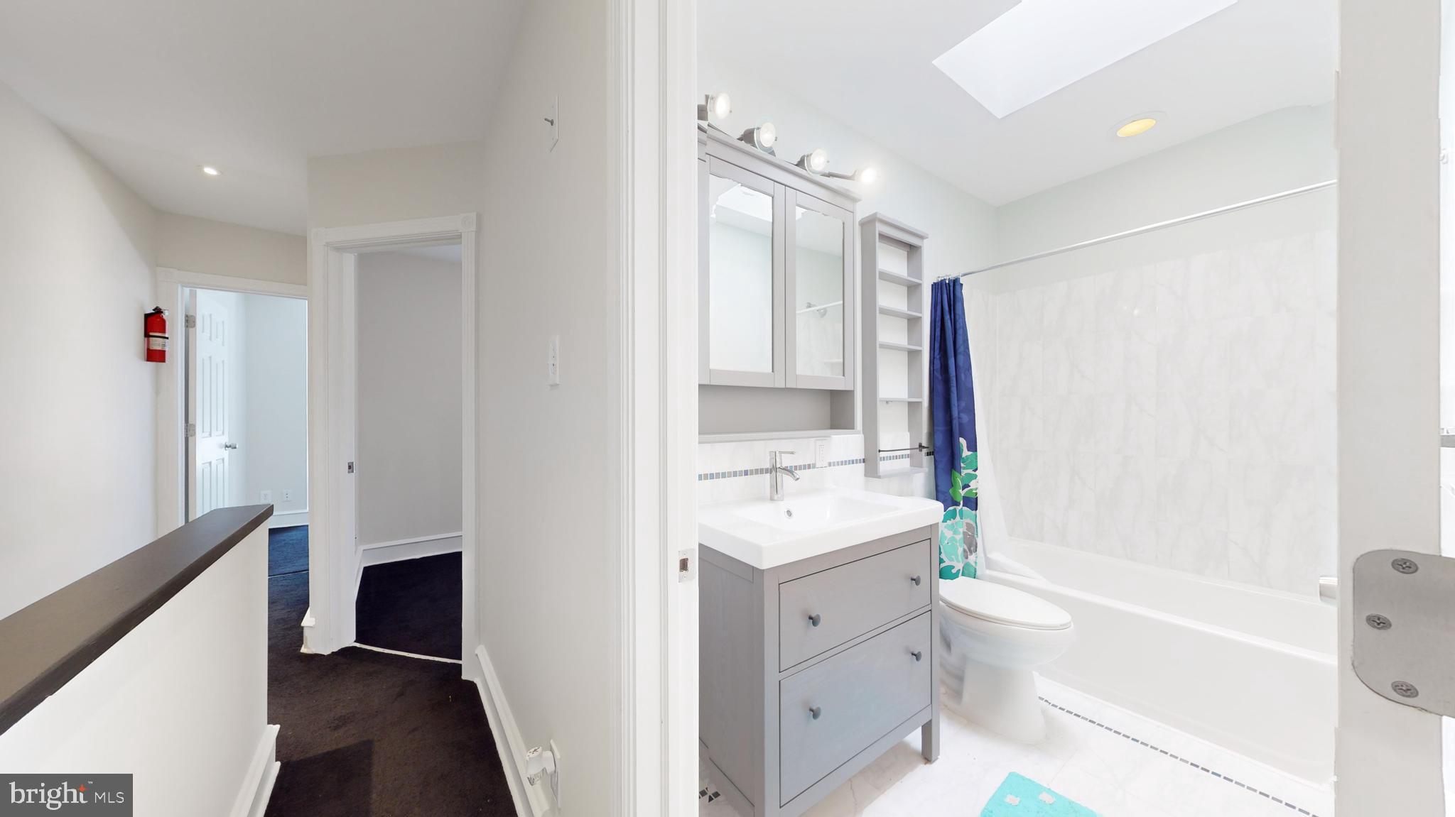 WALNUT HILL - Residential