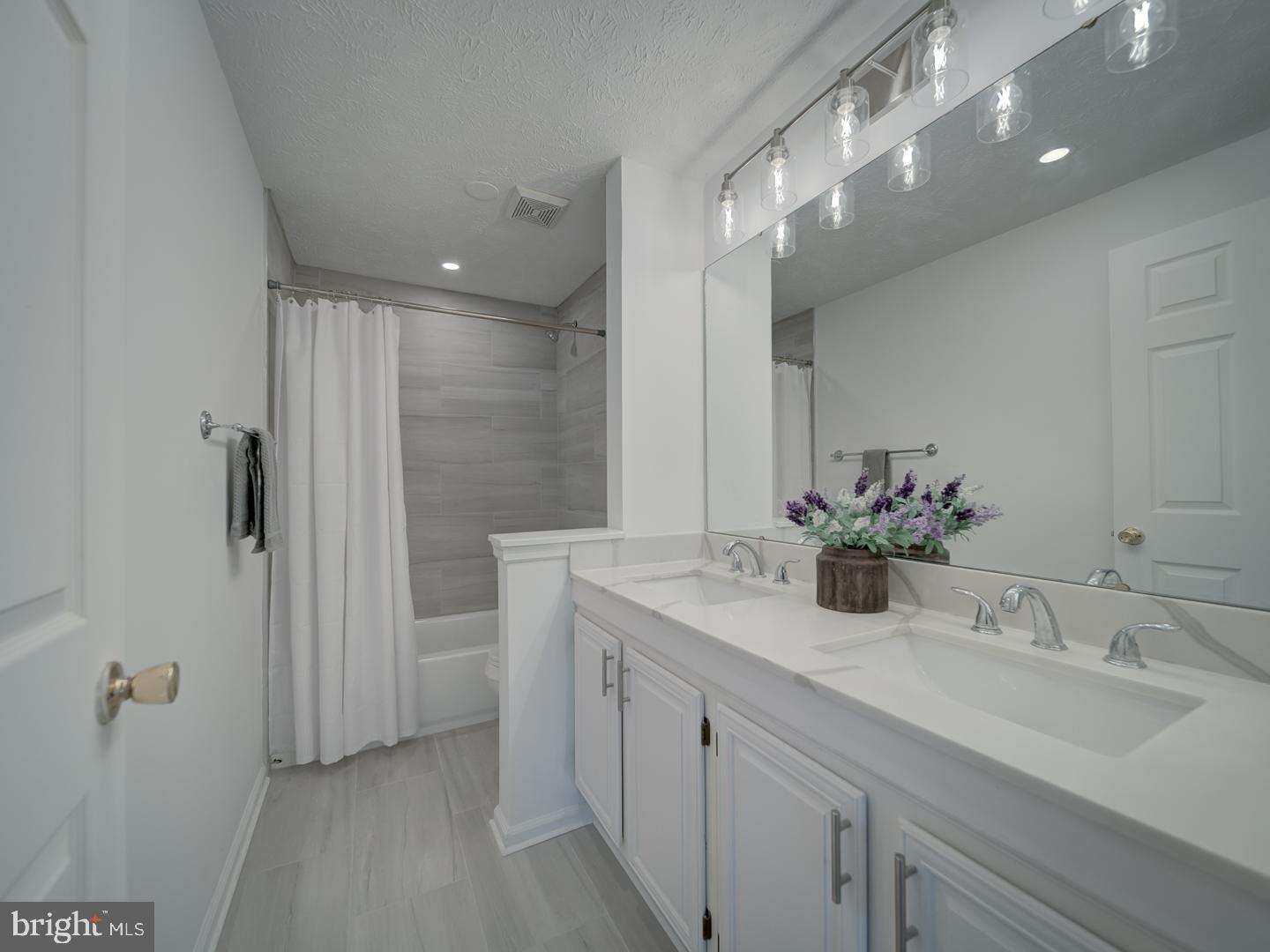 CEDAR CREST - Residential