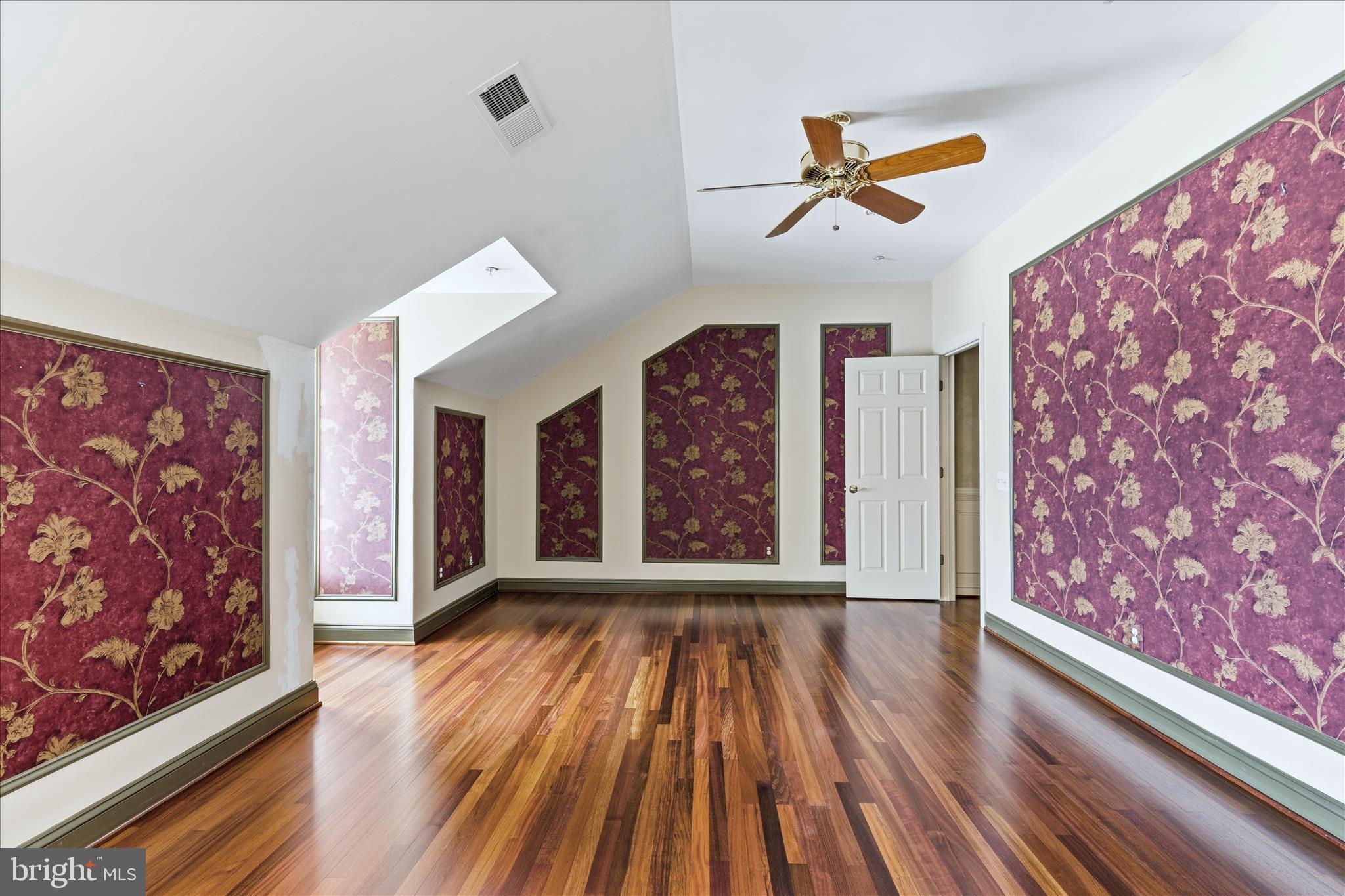 STONEY CREEK FARM - Residential