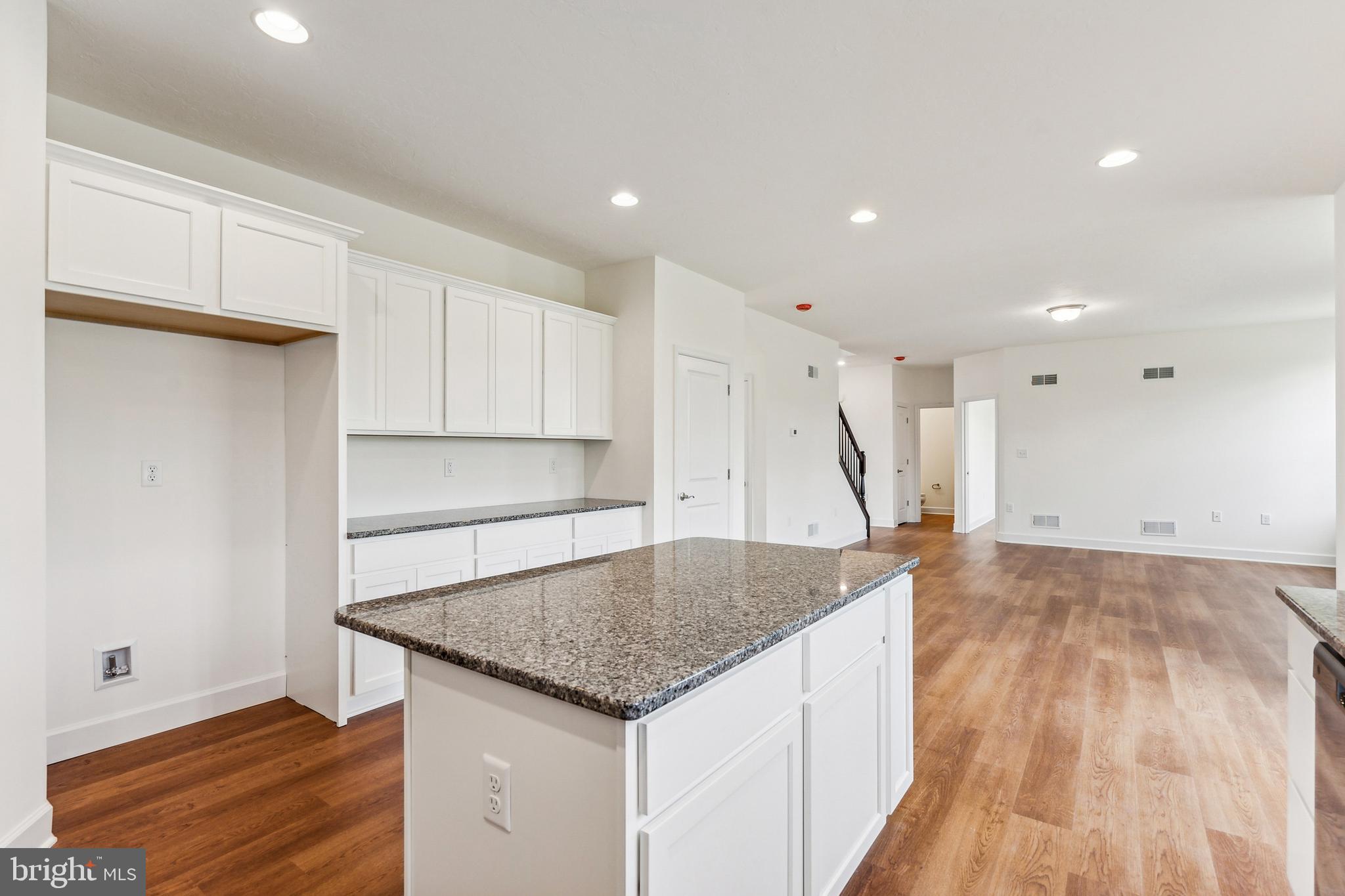 69 BRIGHT LANE 7