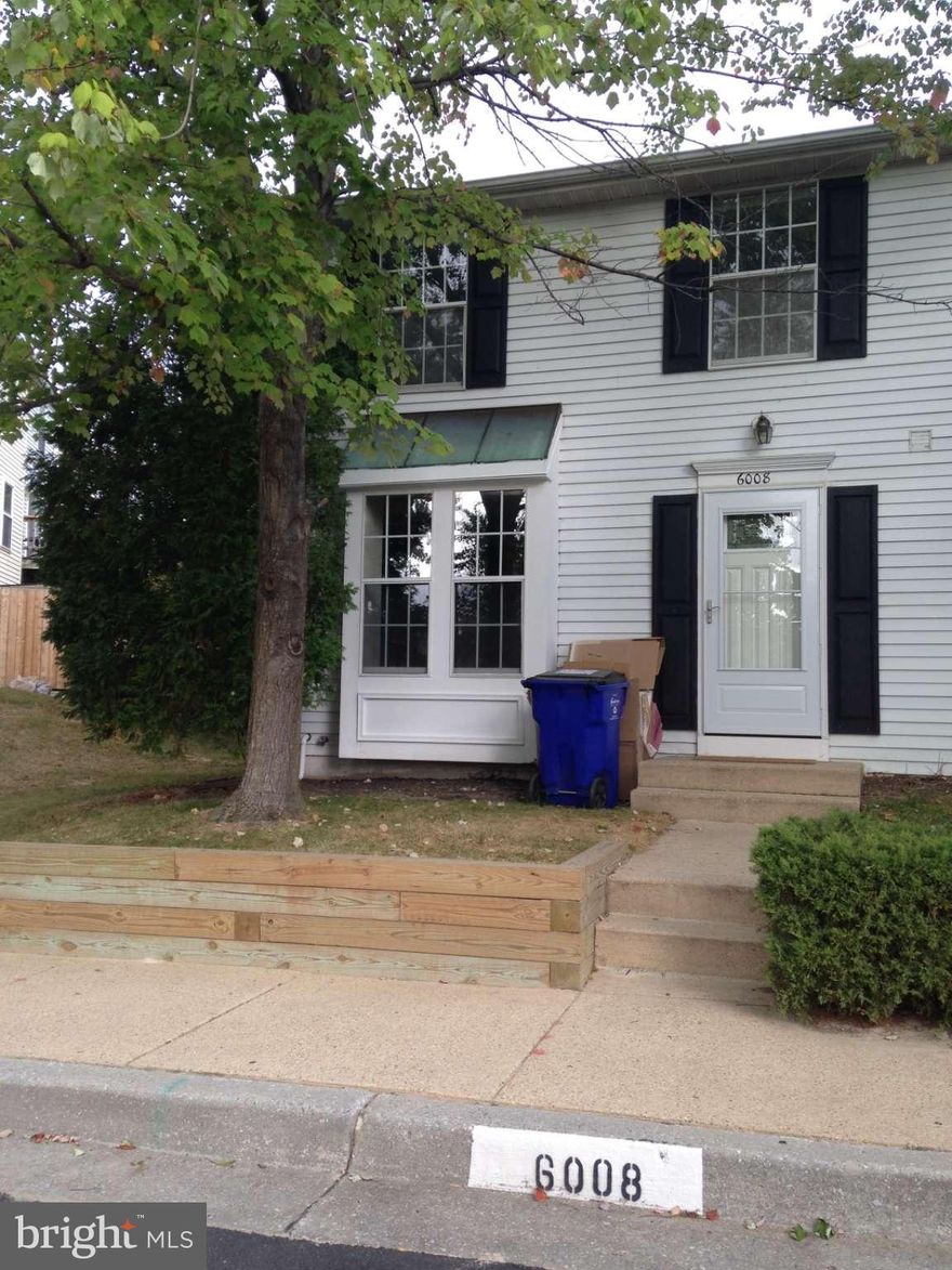 Outstanding end of group with 3 bedrooms & 2 1/2 baths. Extra window on side of end unit for view. Walk-out from main floor onto nice deck. Freshly painted house. Brand new stainless steel refrigerator and range. TO SHOW: CALL SHOWING CONTACT.