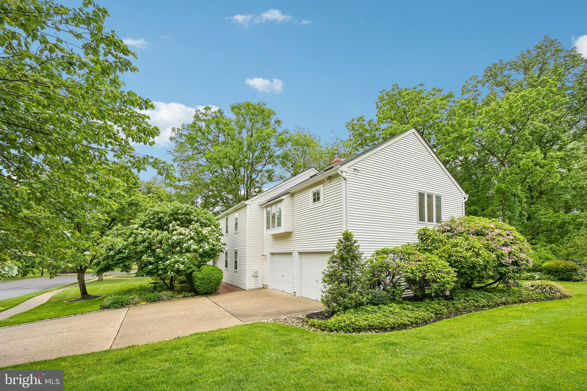 12 CIRCLE DRIVE
