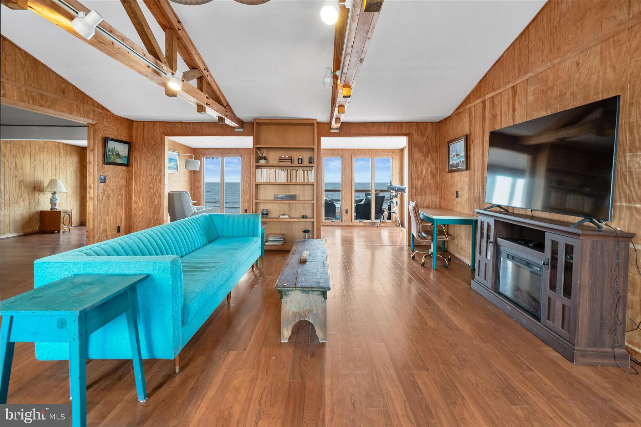 PICKERING BEACH - Residential