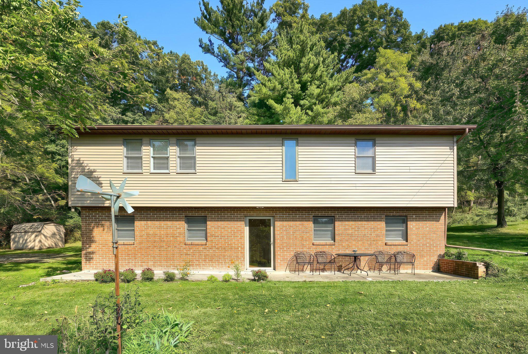 4 E LOCUST STREET