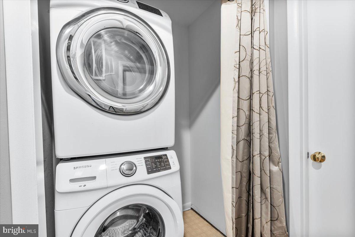 BREEZEWOOD FOREST - Residential Lease