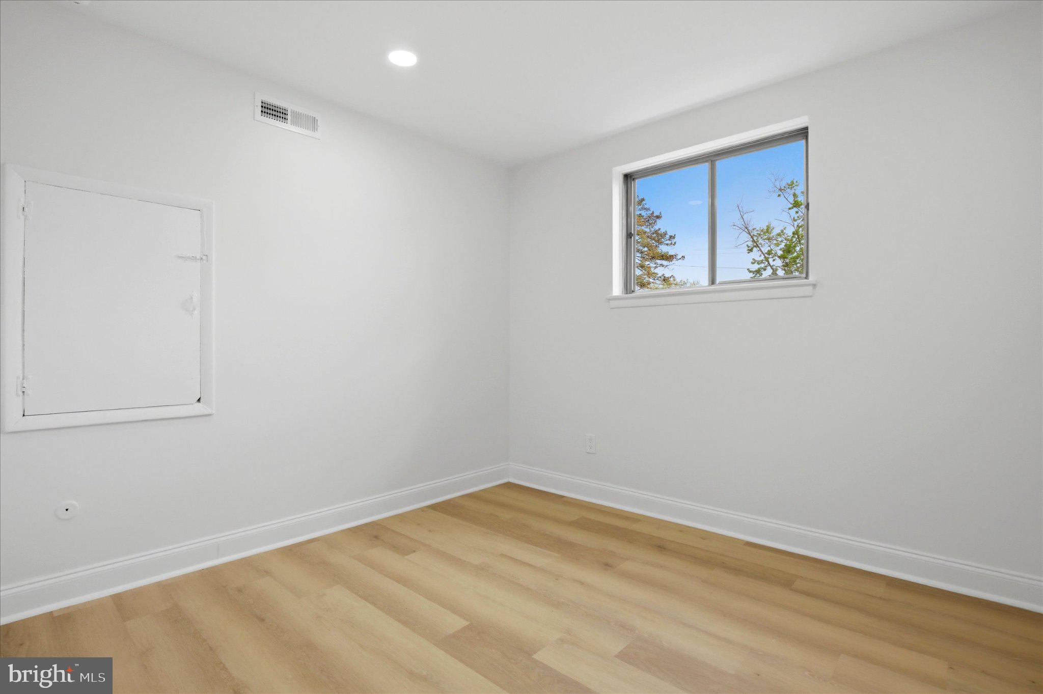 PENN BROOKE GDNS - Residential