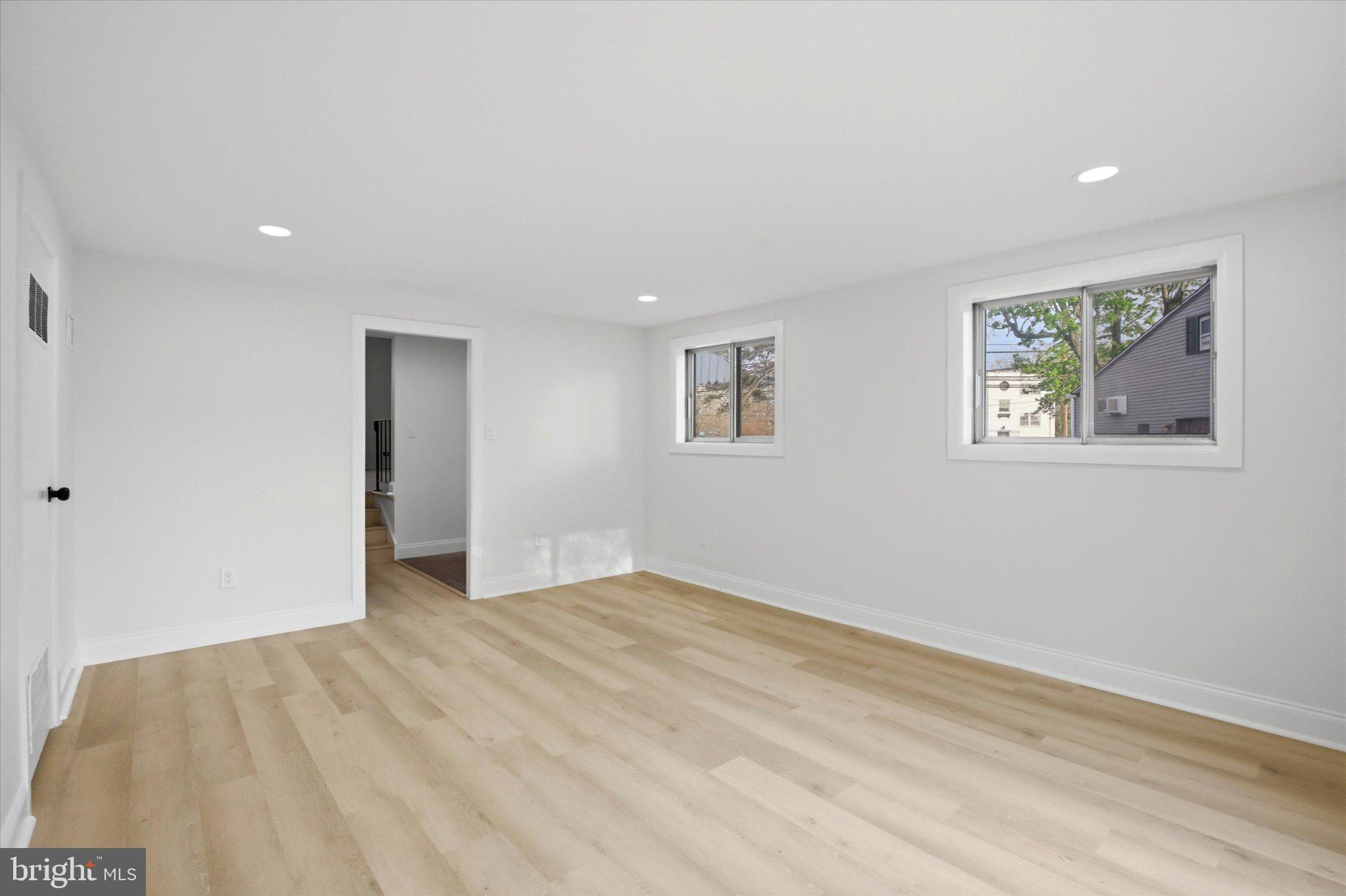 PENN BROOKE GDNS - Residential