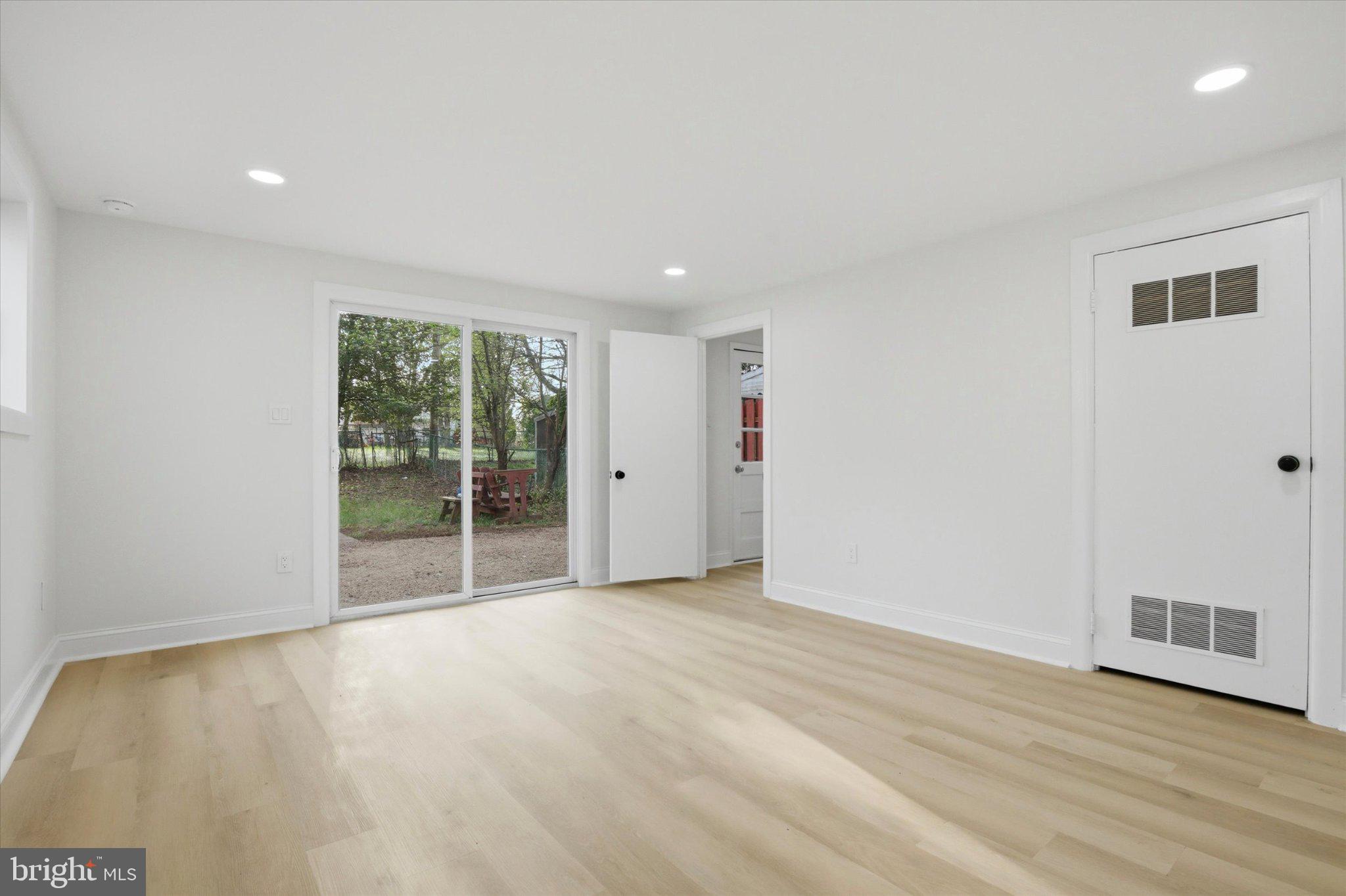 PENN BROOKE GDNS - Residential