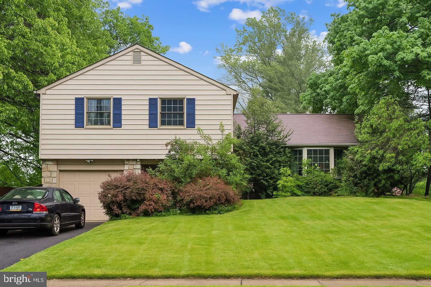 Great new listing in Council Rock School system. This four bedroom, two and a half bath home has tons to offer. Gorgeous renovated kitchen/dining room area, bay window overlooking the inground pool. Bright and airy living room with bow window, Beautiful new front door with side transoms. Full finished basement with tons of storage and newer flooring. Main bedroom has a private bath with stall shower. (see notes below). Three additional bedrooms with newer floorings and windows.