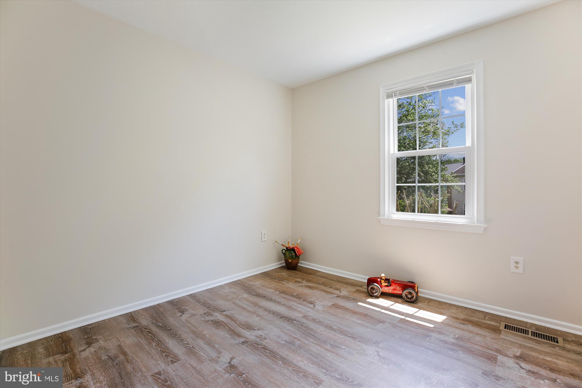 ROCKSHIRE TOWNHOMES - Residential Lease