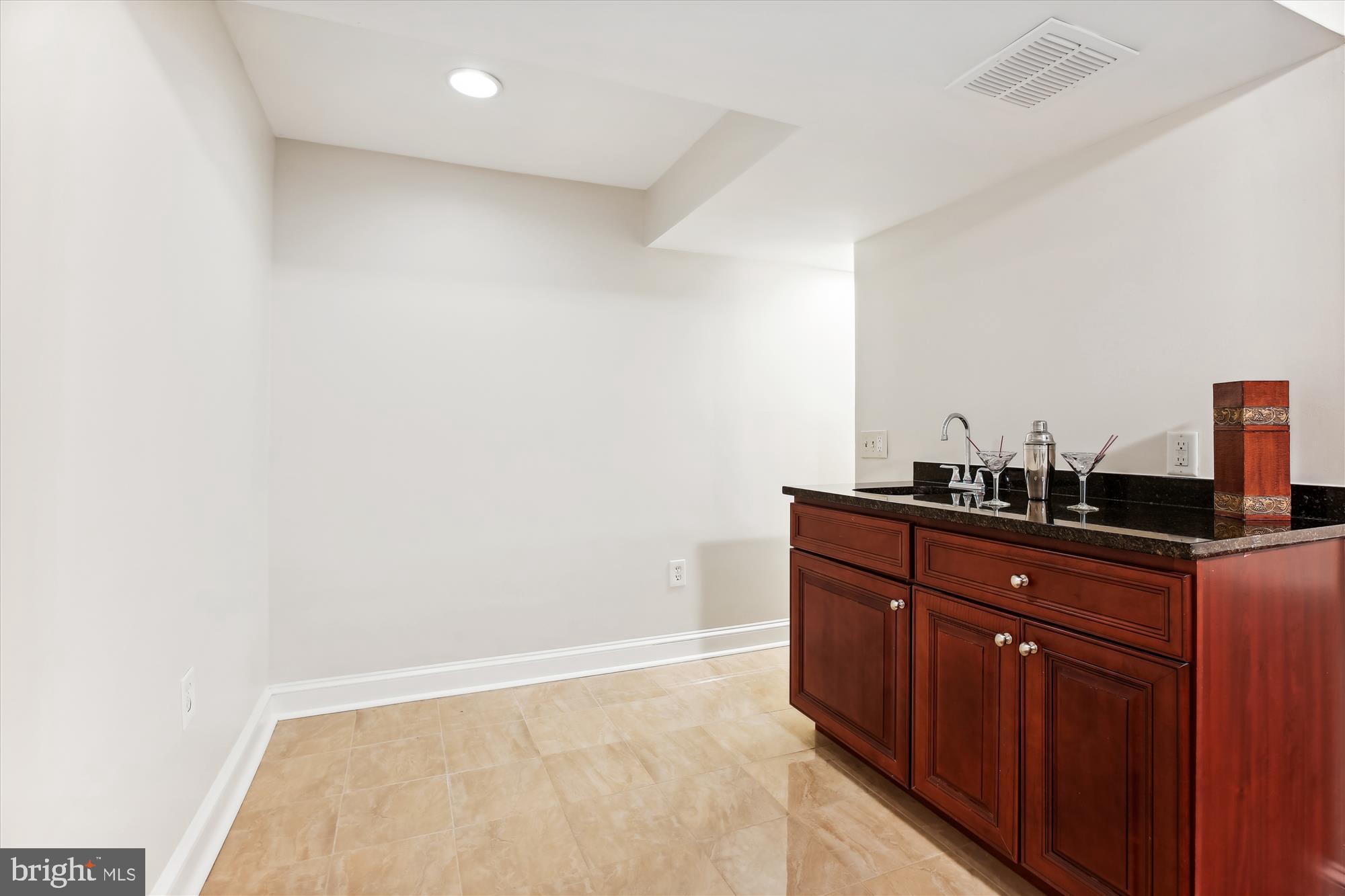 ROCKSHIRE TOWNHOMES - Residential Lease