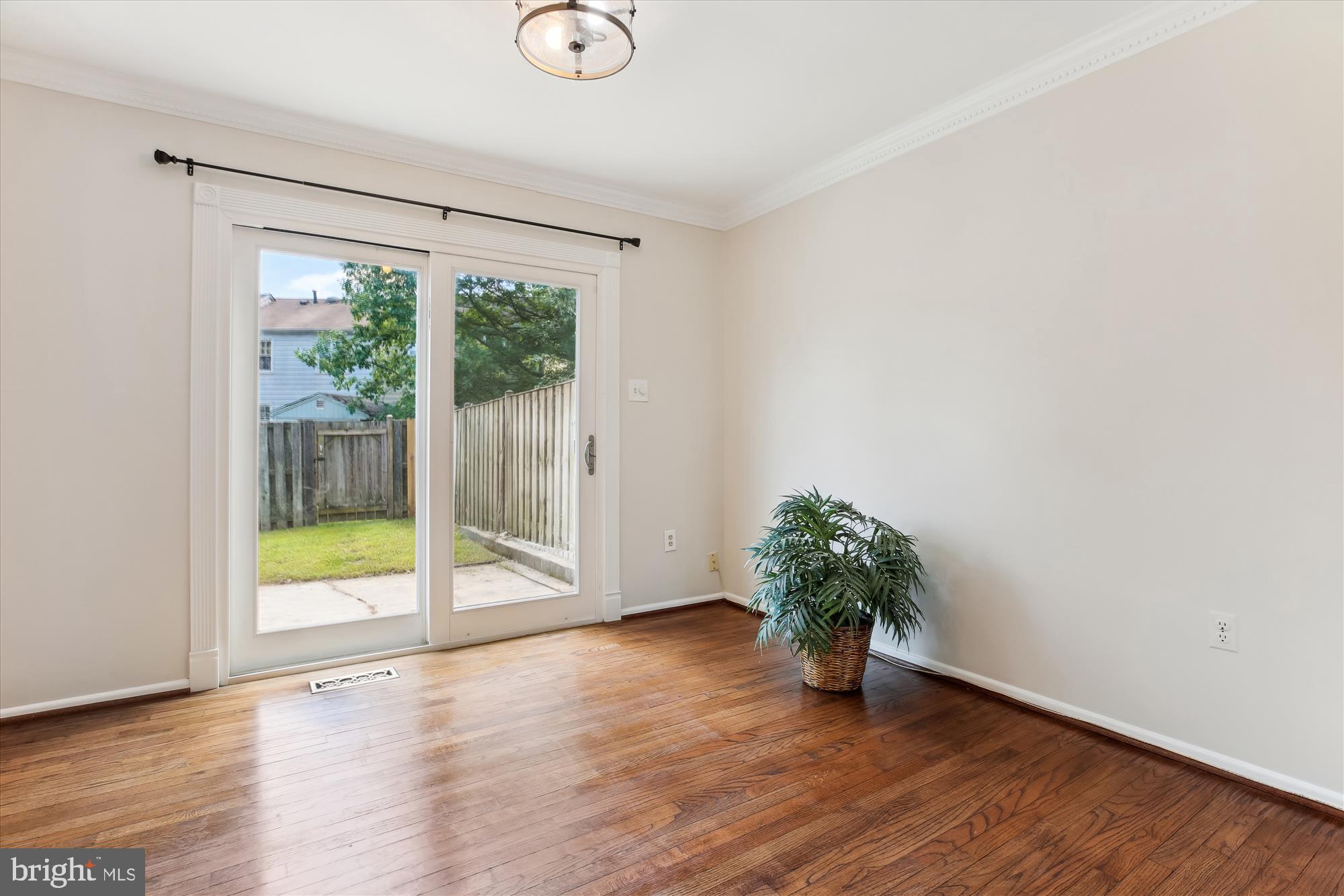 ROCKSHIRE TOWNHOMES - Residential Lease