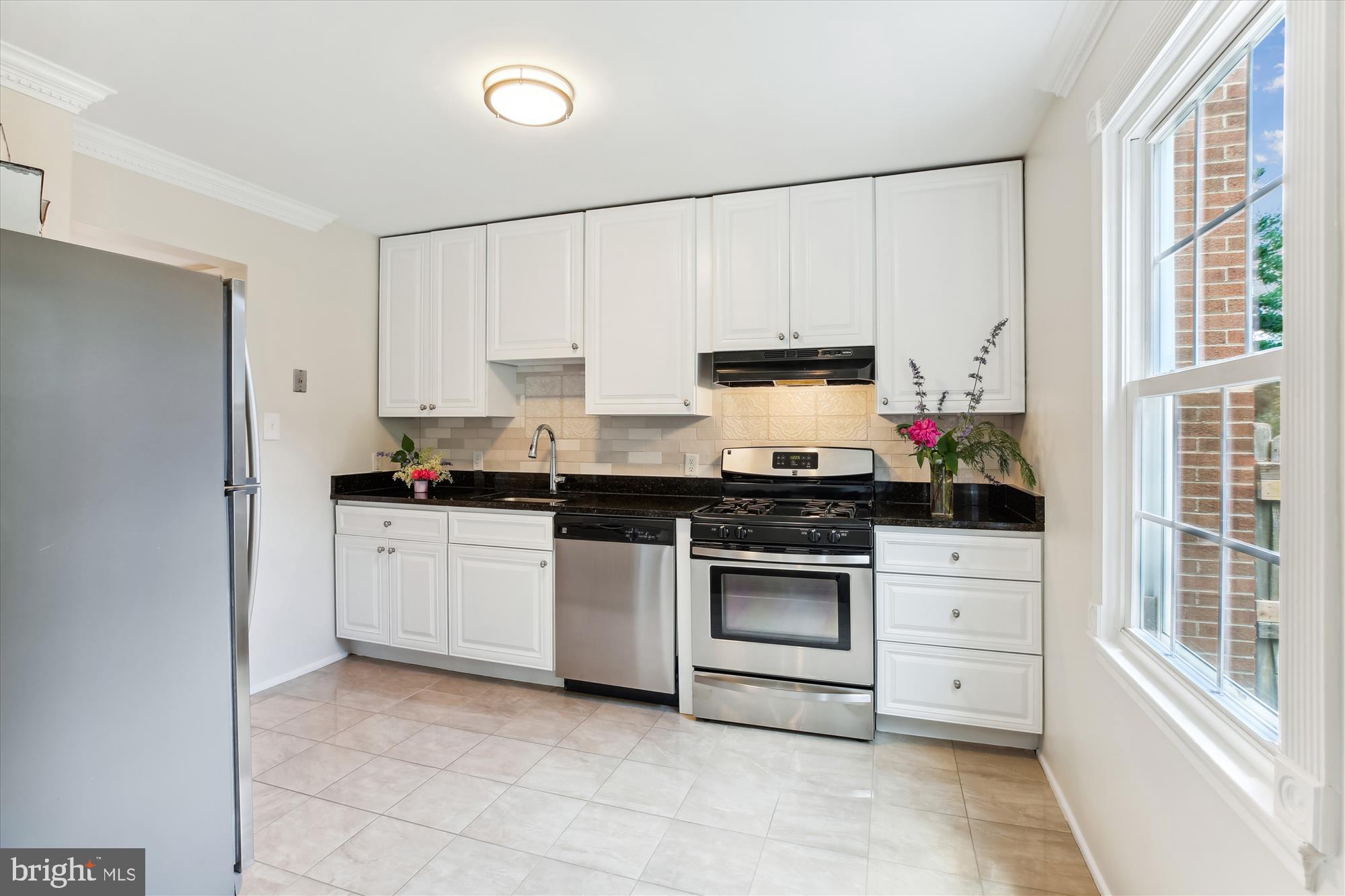 ROCKSHIRE TOWNHOMES - Residential Lease