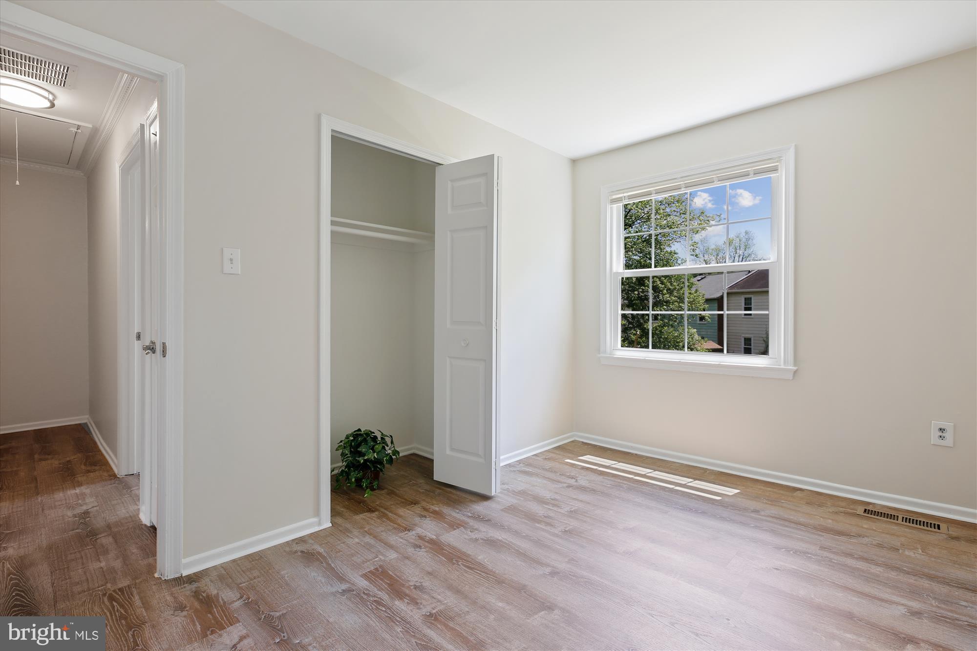 ROCKSHIRE TOWNHOMES - Residential Lease