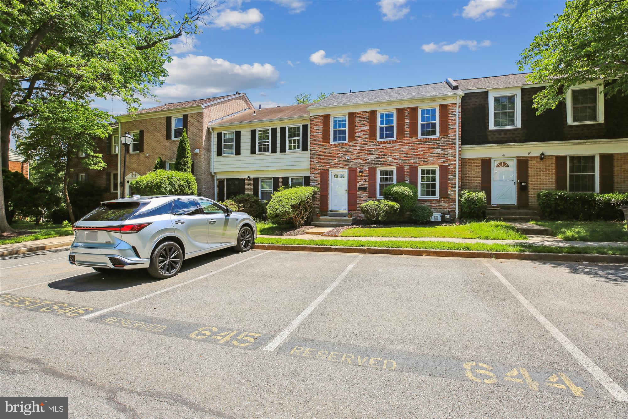 ROCKSHIRE TOWNHOMES - Residential Lease