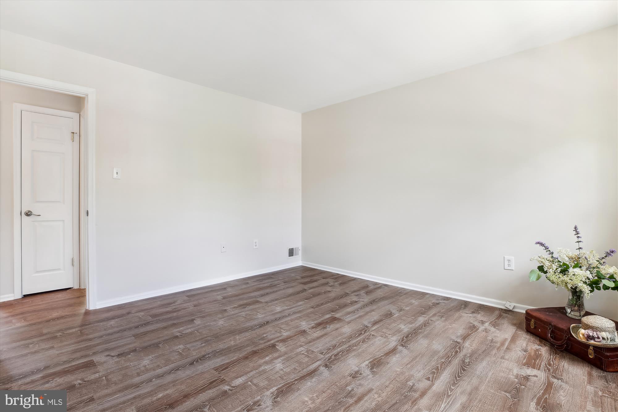 ROCKSHIRE TOWNHOMES - Residential Lease