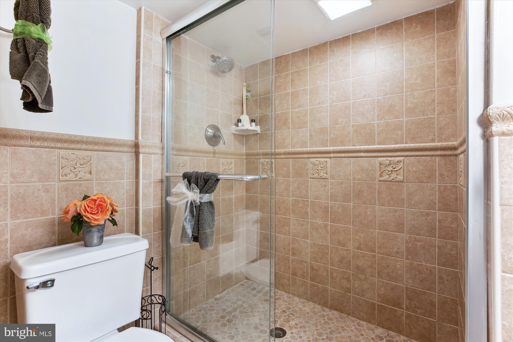 ROCKSHIRE TOWNHOMES - Residential Lease