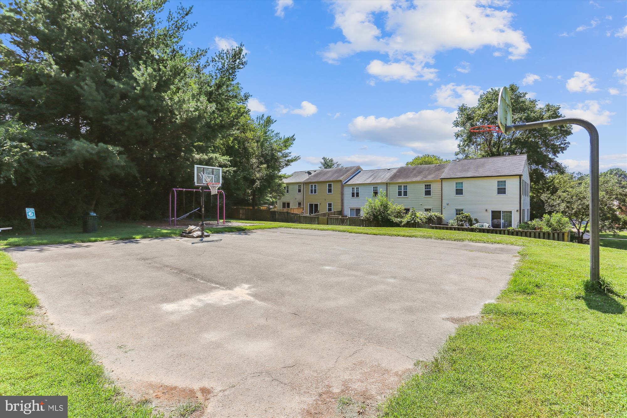 ROCKSHIRE TOWNHOMES - Residential Lease