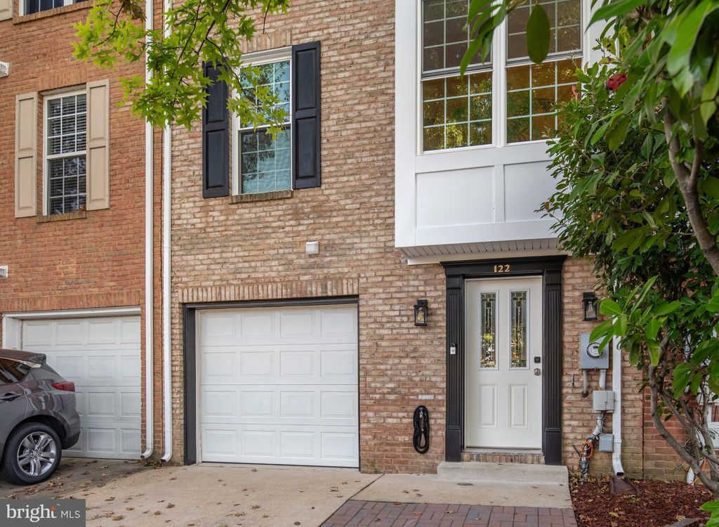Photo of 122 Sanborn Place, ALEXANDRIA, VA 22305 (MLS # VAAX2060486)
