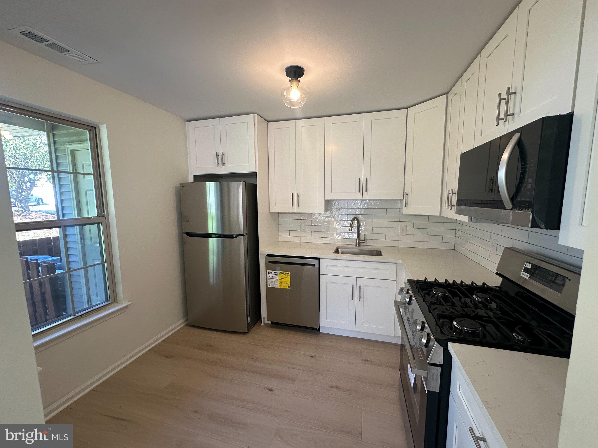 2105 BROOKHAVEN DRIVE