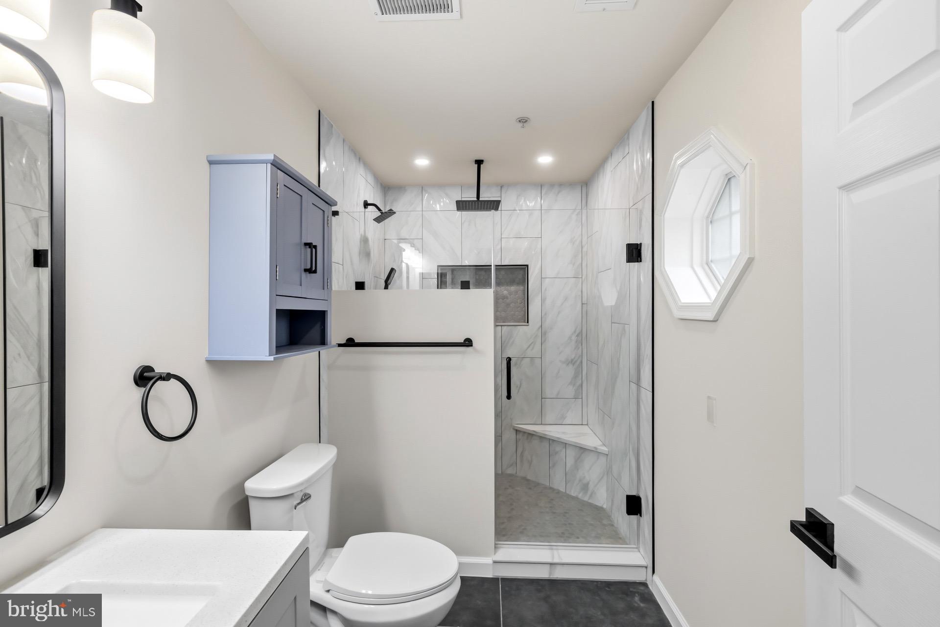 GREENBELT LAKE VILLAGE - Residential Lease