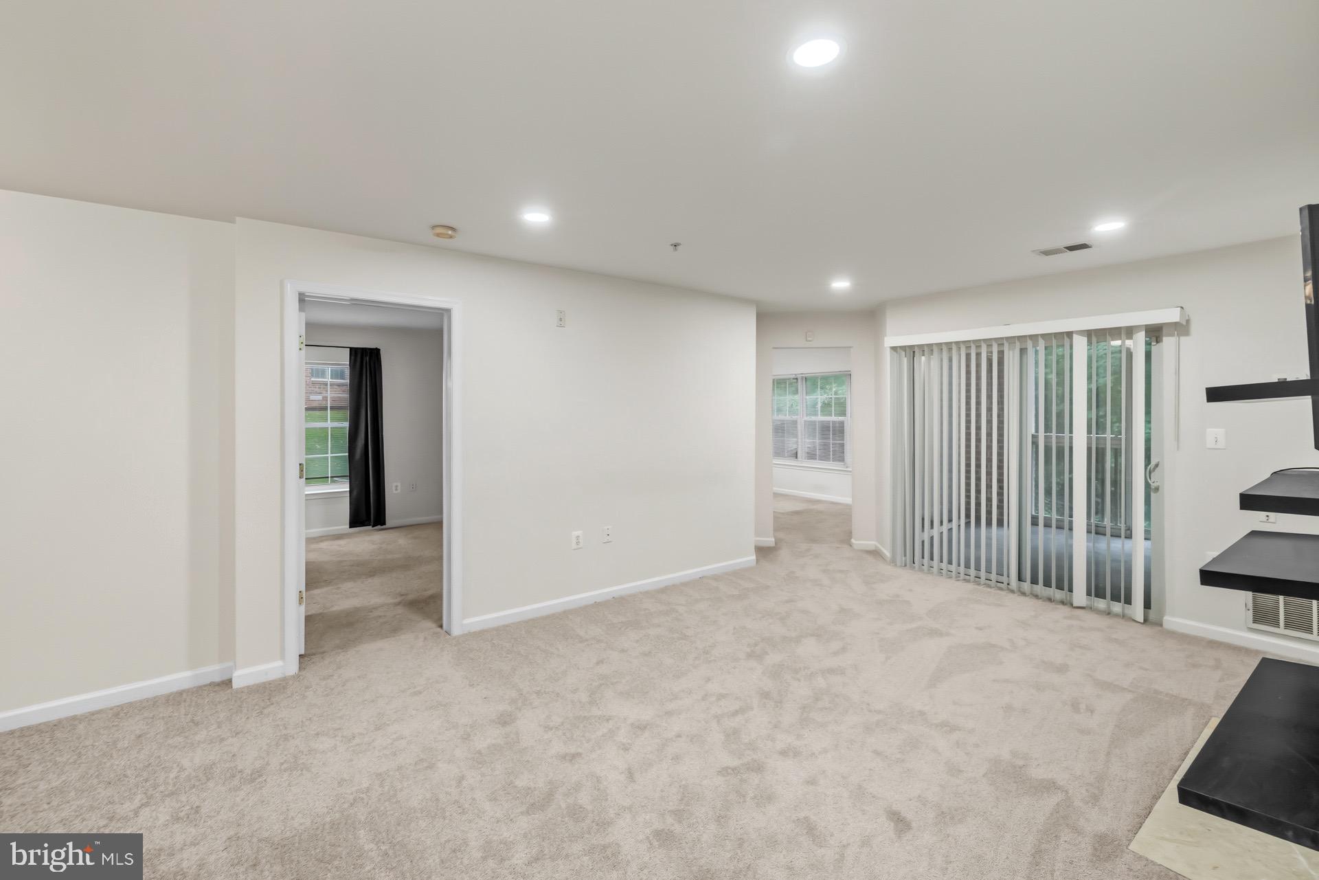 GREENBELT LAKE VILLAGE - Residential Lease