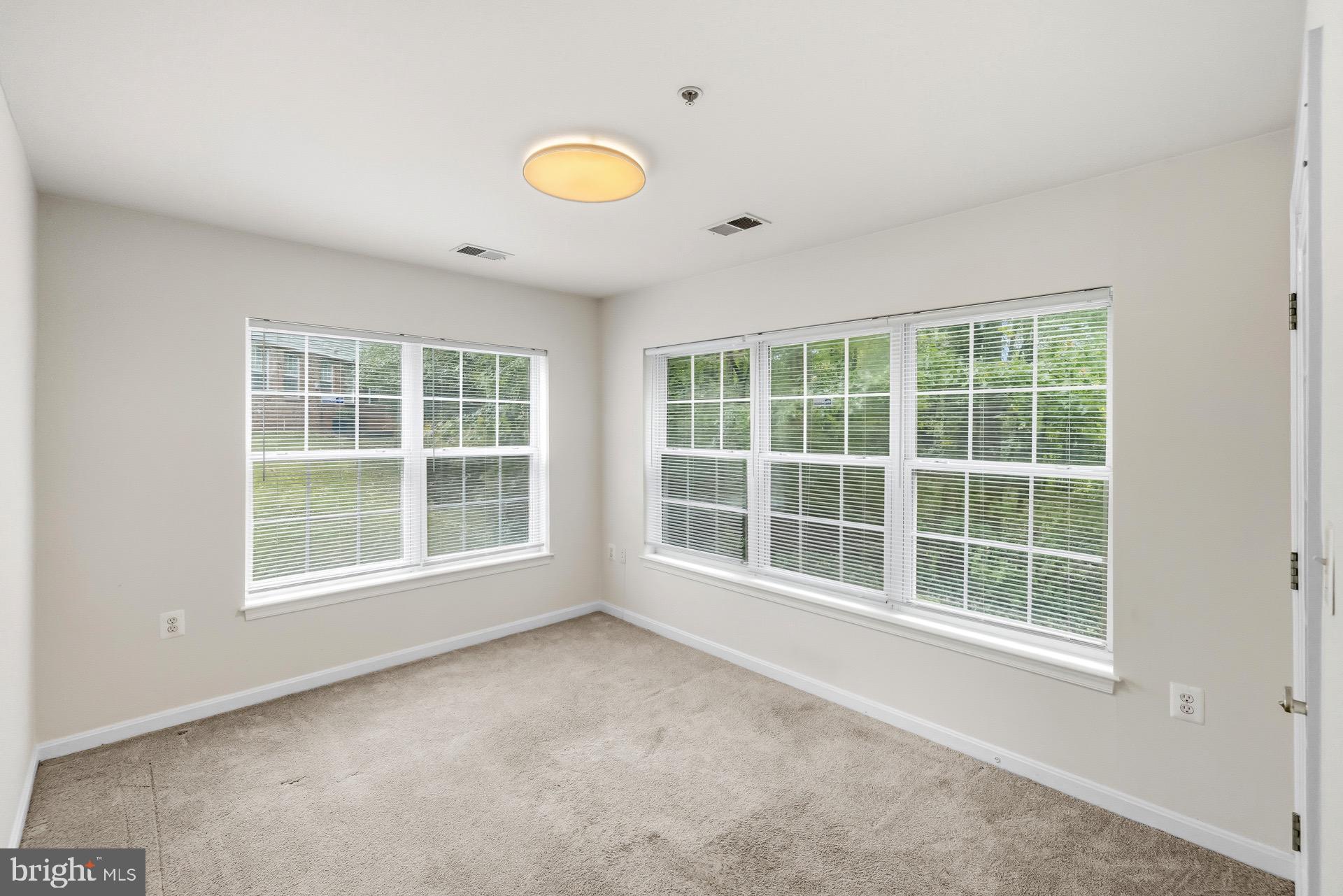 GREENBELT LAKE VILLAGE - Residential Lease