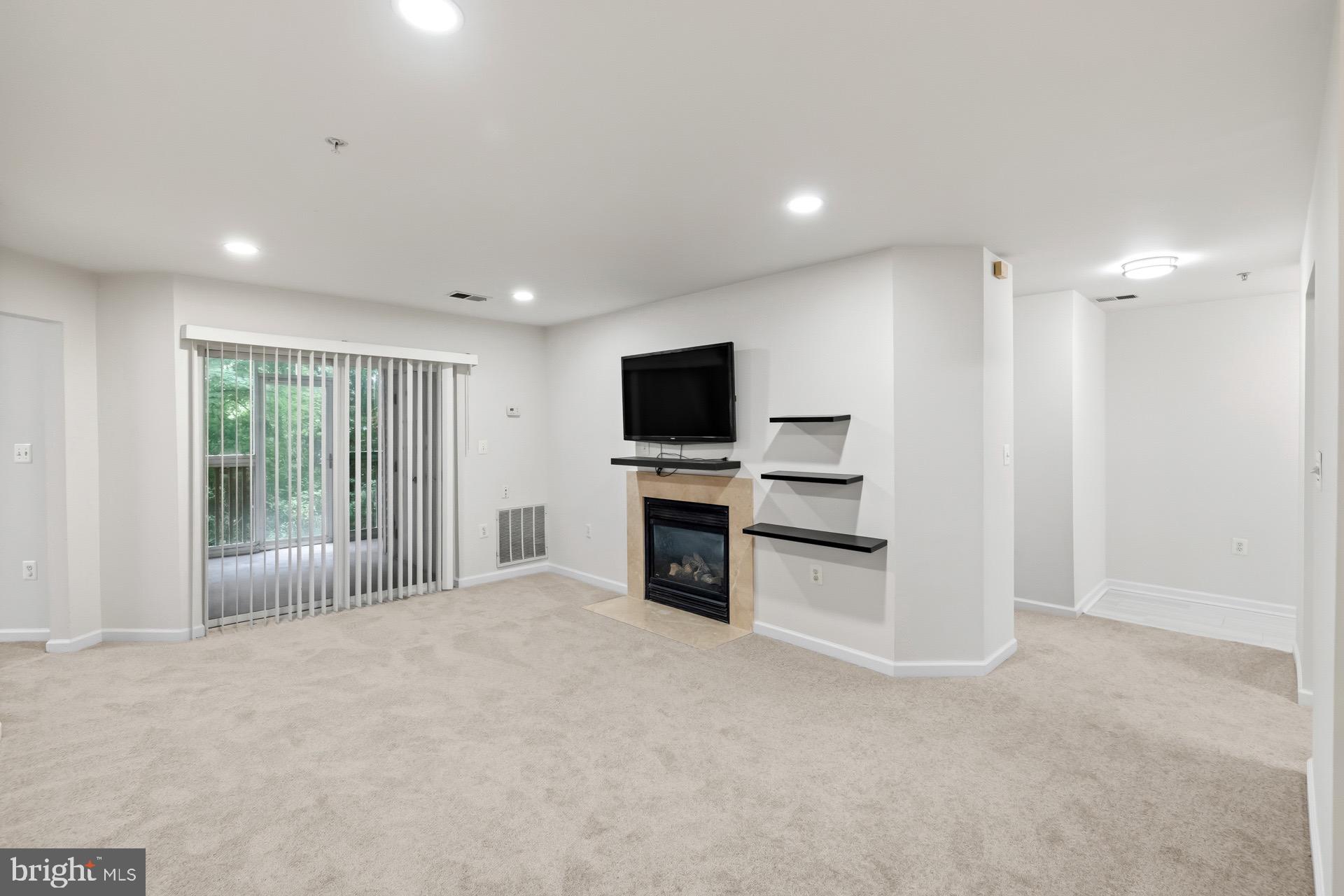 GREENBELT LAKE VILLAGE - Residential Lease